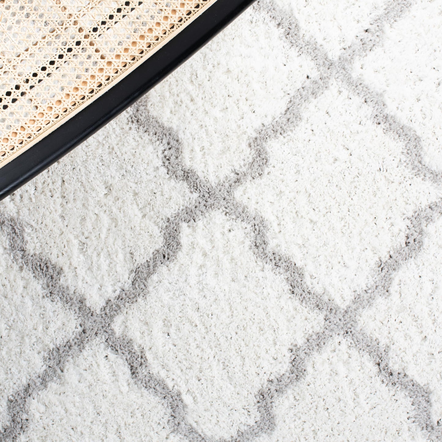 SAFAVIEH Berber Shag Collection Area Rug - 9' x 12', Ivory & Light Grey, Moroccan Trellis, Non-Shedding & Easy Care, 1.25-inch Thick Ideal for High Traffic Areas in Living Room, Bedroom (BER537F)
