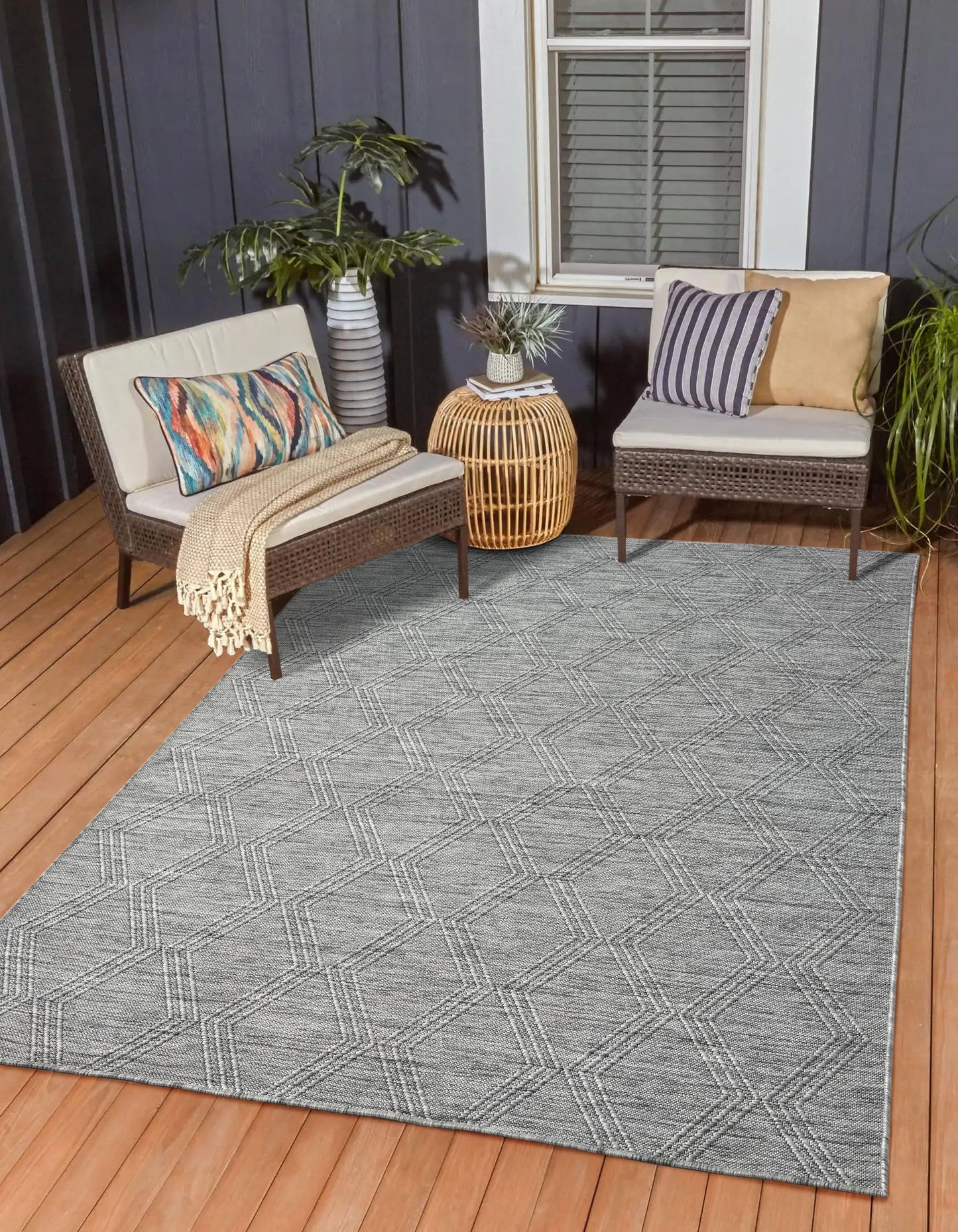 RUGGERRUGS Darla Textured Foldable Indoor Outdoor Rug, 5x7, Weather Resistant, Easy Clean, UV Resistant, Lightweight Contemporary Geometric Patio Carpet for Porch, Deck, Living Room (5' x 7', Gray)