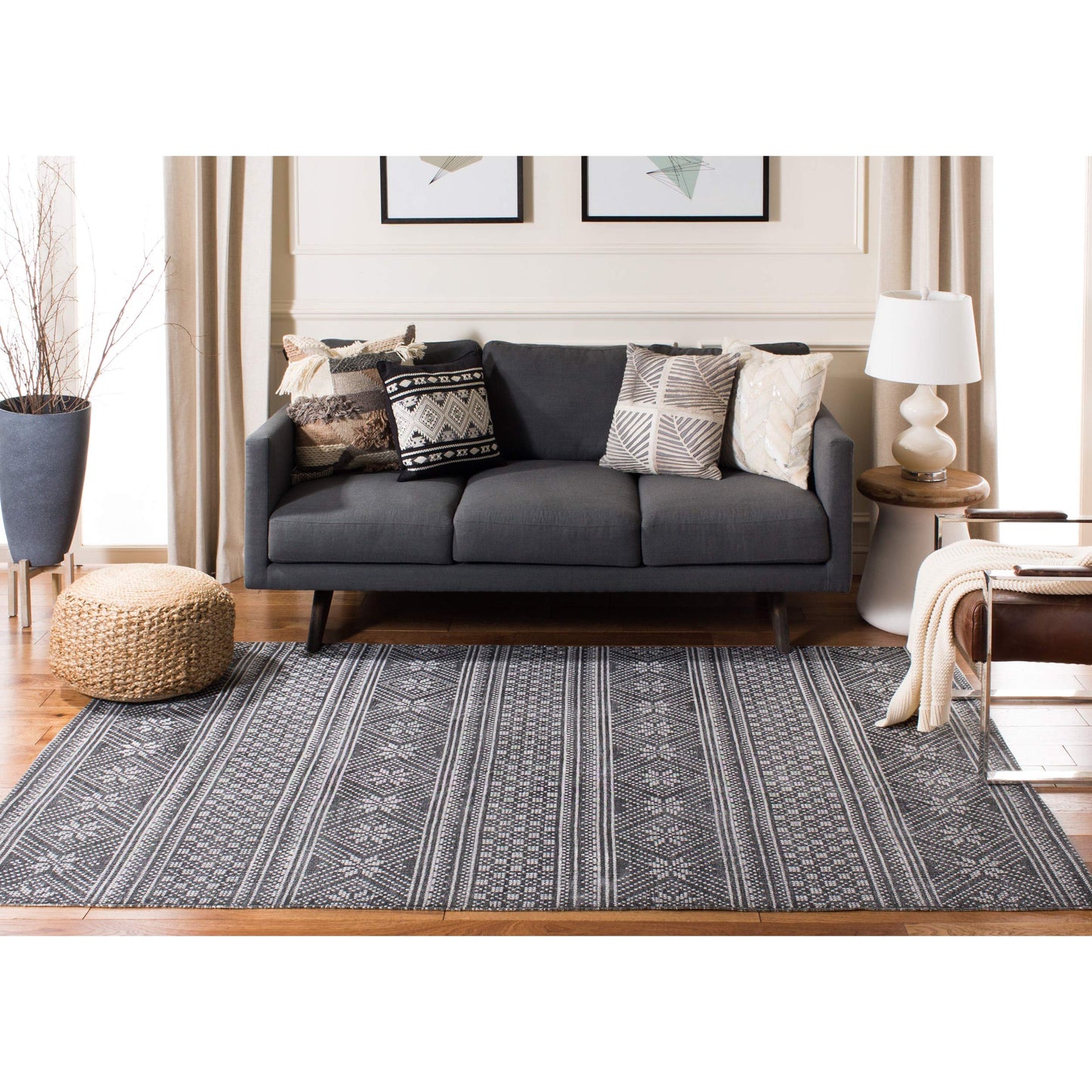 SAFAVIEH Cedar Brook Collection Accent Rug - 4' x 6', Black & Ivory, Handmade Cotton, Ideal for High Traffic Areas in Entryway, Living Room, Bedroom (CDR711Z)