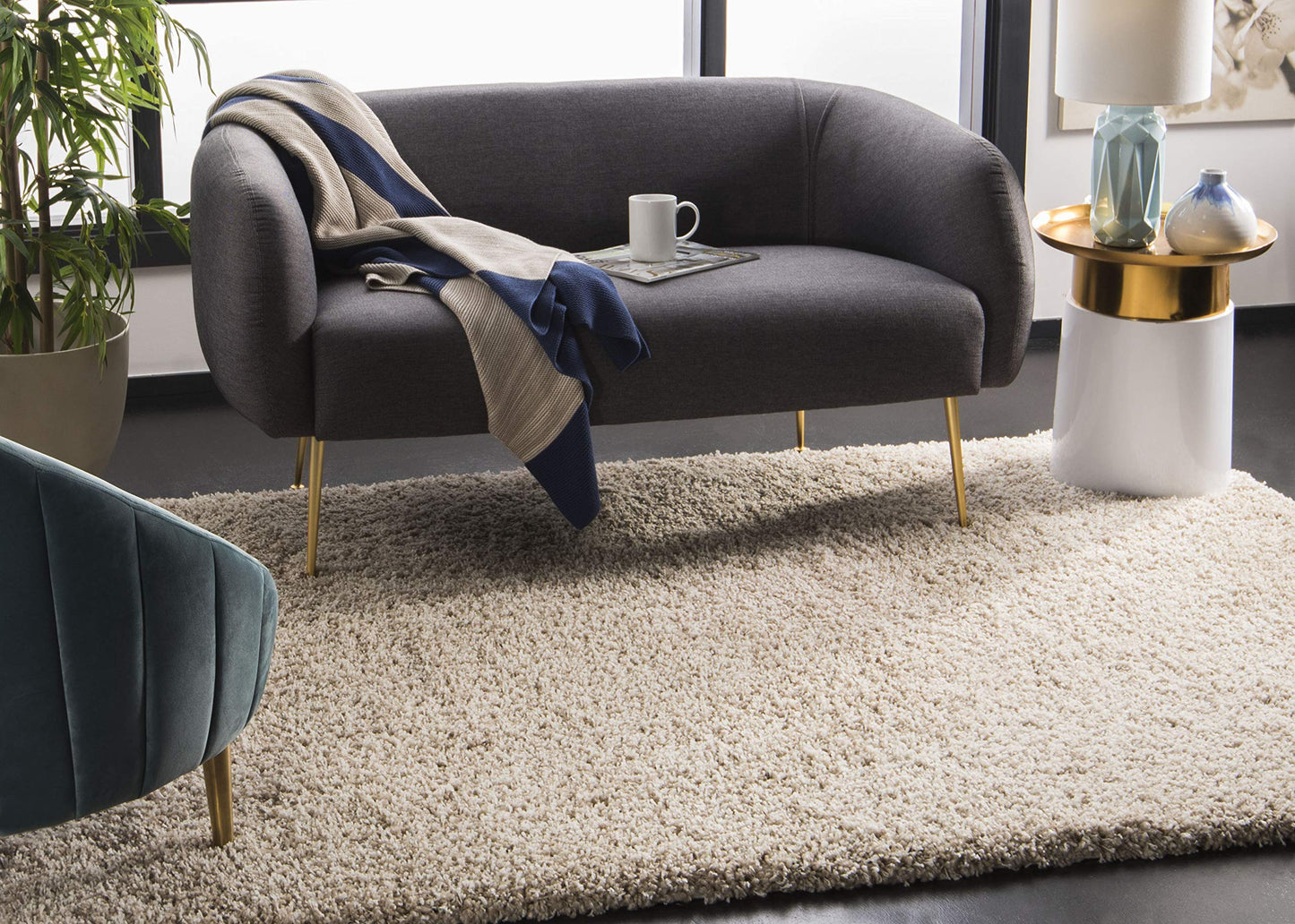 SAFAVIEH Area Rug 4x6 - California Shag Collection - Beige, Non-Shedding & Easy to Clean, Ultra Plush Thick Pile, Ideal for Living Room, Bedroom, Dining Space (SG151-1313)