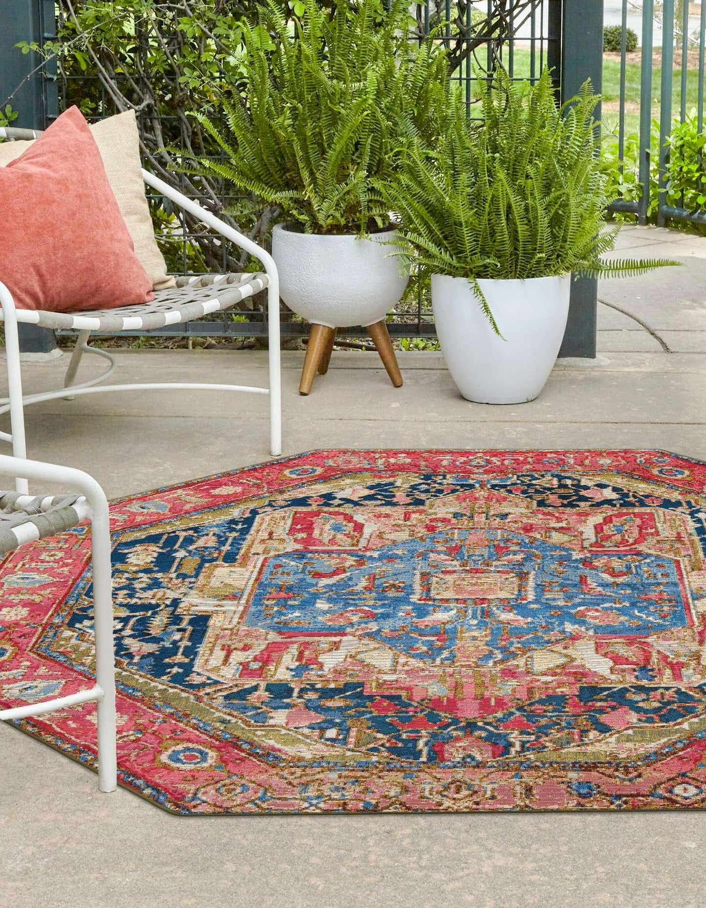 Unique Loom Outdoor Traditional Collection Area Rug - Limon (4' 1" Octagon Multi/Red)