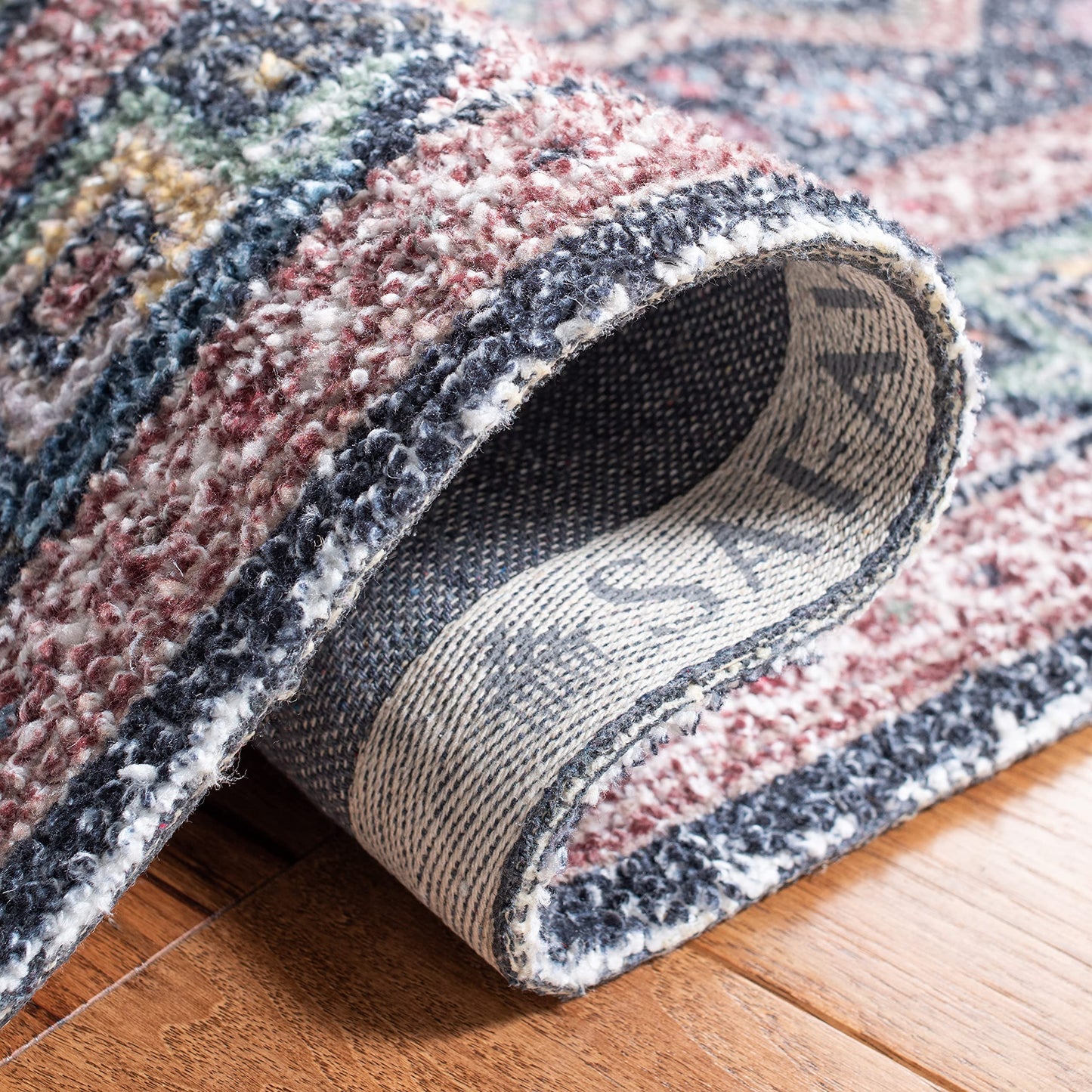 SAFAVIEH Classic Vintage Collection Area Rug - 5' x 8', Rust & Green, Handmade Boho Oriental Distressed, Ideal for High Traffic Areas in Living Room, Bedroom (CLV205P)