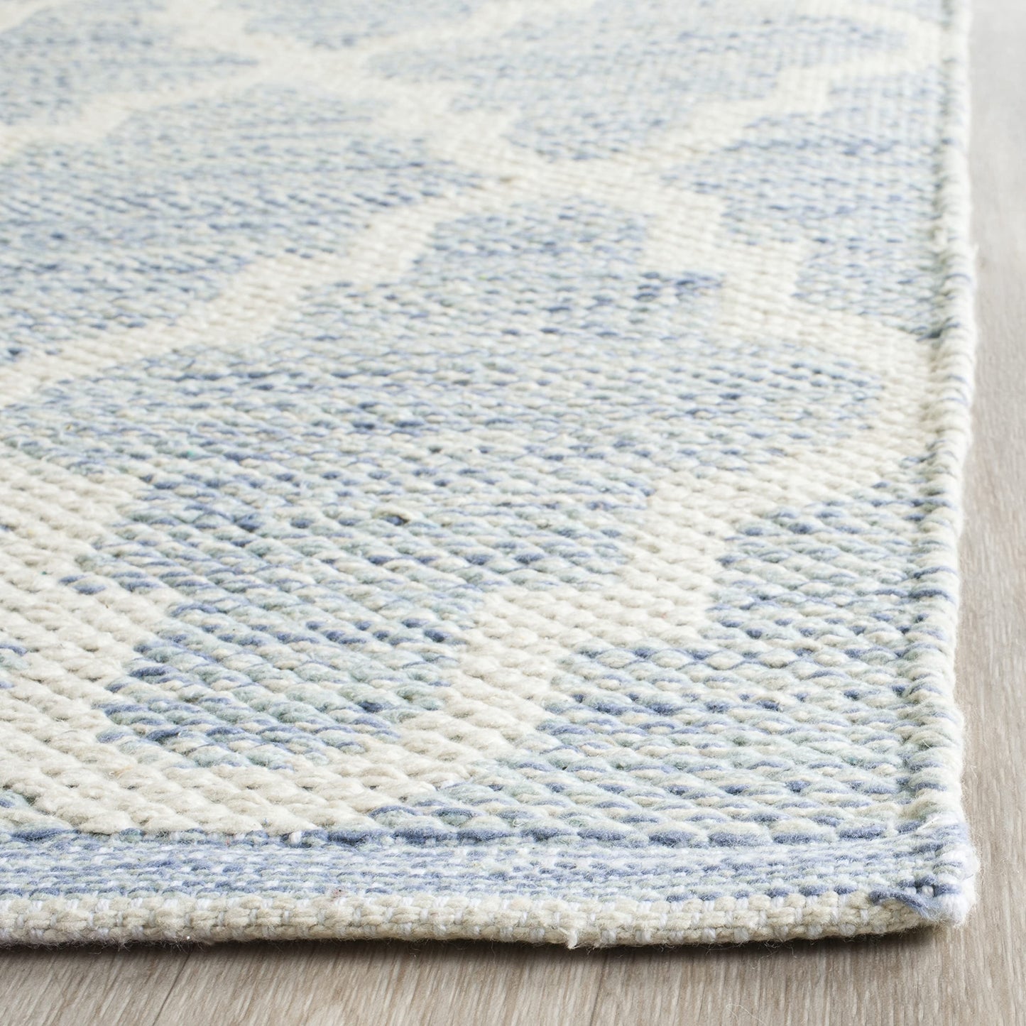 SAFAVIEH Montauk Collection Area Rug - 5' x 8', Light Blue & Ivory, Handmade Trellis Cotton, Ideal for High Traffic Areas in Living Room, Bedroom (MTK810B)