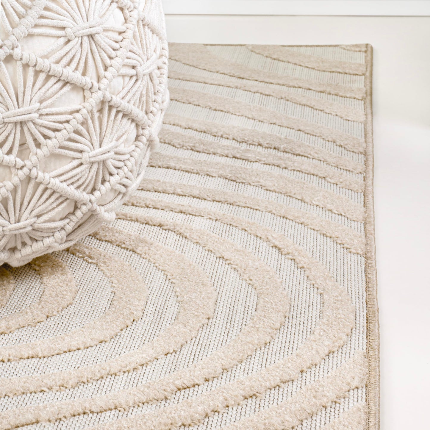 JONATHAN Y Maribo High-Low Abstract Striped Beige/Cream 3x5 Indoor/Outdoor Area Rug for Patio, Backyard, Living Room, Bedroom, Office, Hose-Washable (SCN103D-3)
