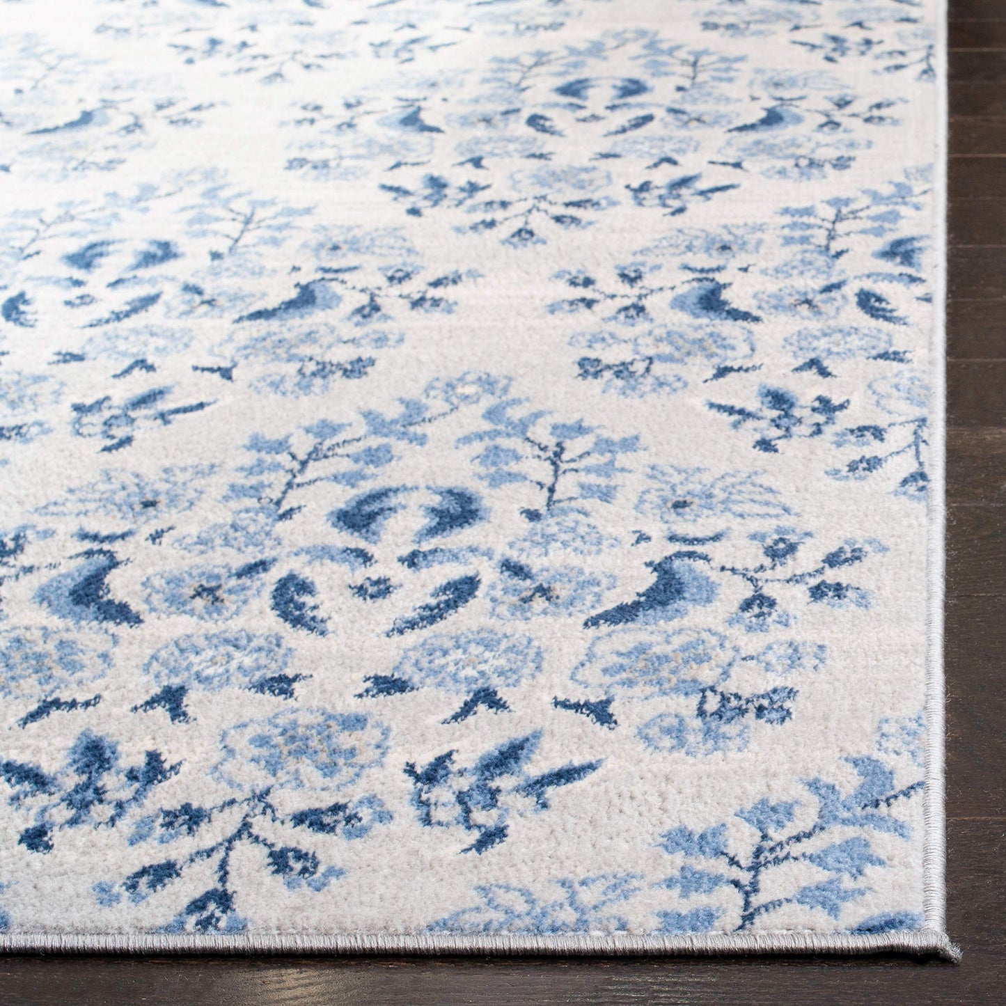 SAFAVIEH Brentwood Collection 5'3" x 7'6" Cream/Blue BNT856D Floral Shabby Chic Trellis Non-Shedding Living Room Bedroom Dining Home Office Area Rug