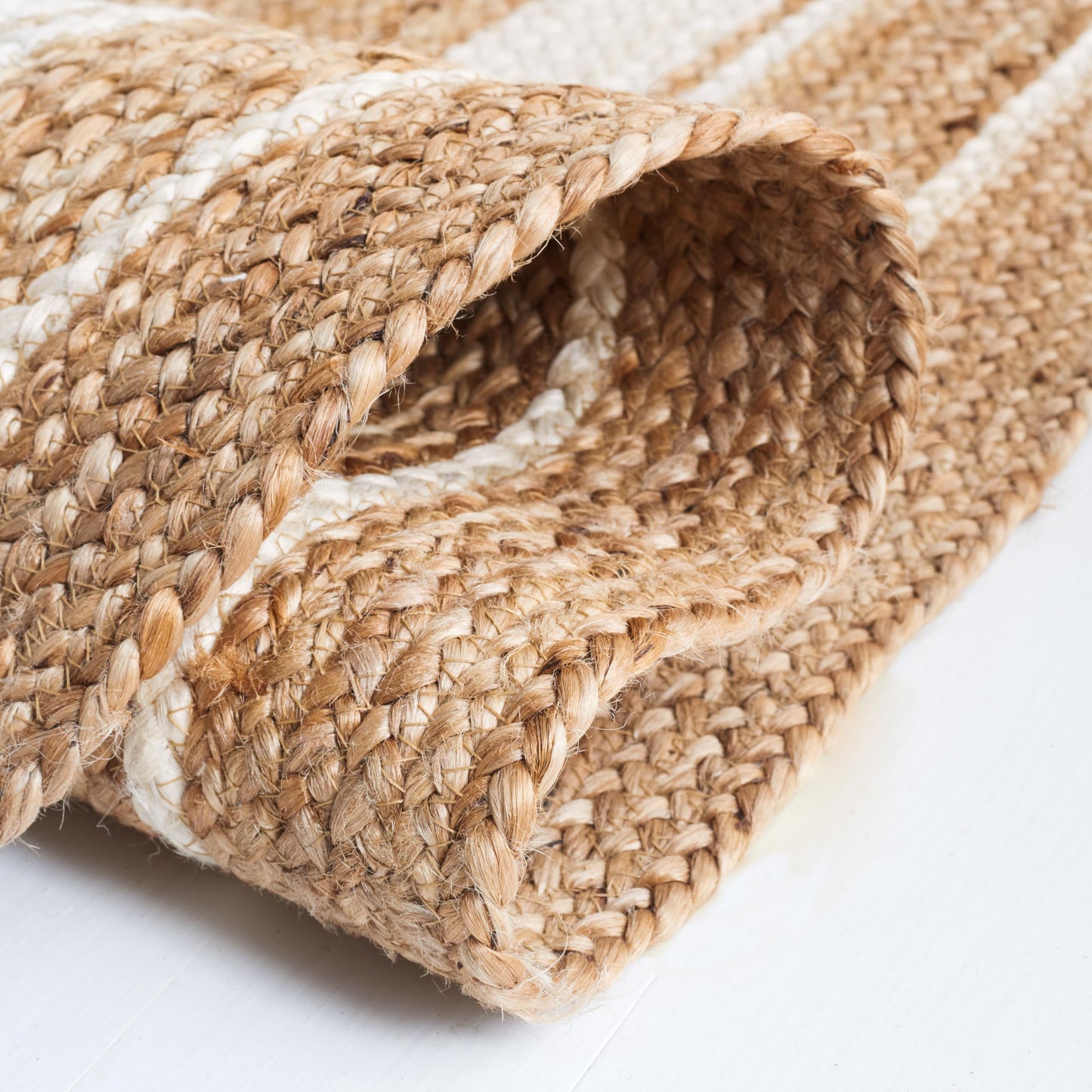 SAFAVIEH Natural Fiber Collection Area Rug - 5' x 8' Oval, Natural & Ivory, Flat Weave Farmhouse Border Jute Design, Ideal for High Traffic Areas in Living Room, Bedroom (NF812A)