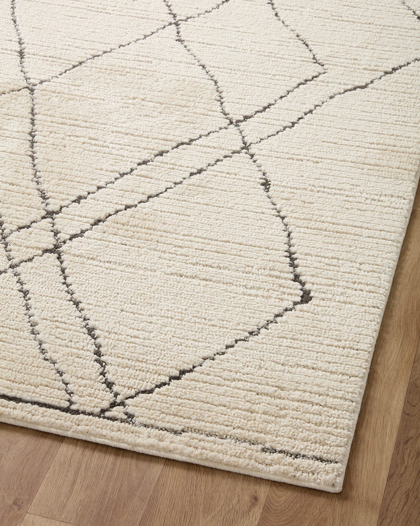 Loloi Fabian Collection FAB-02 Ivory/Charcoal 5'-3" x 7'-6" Area Rug