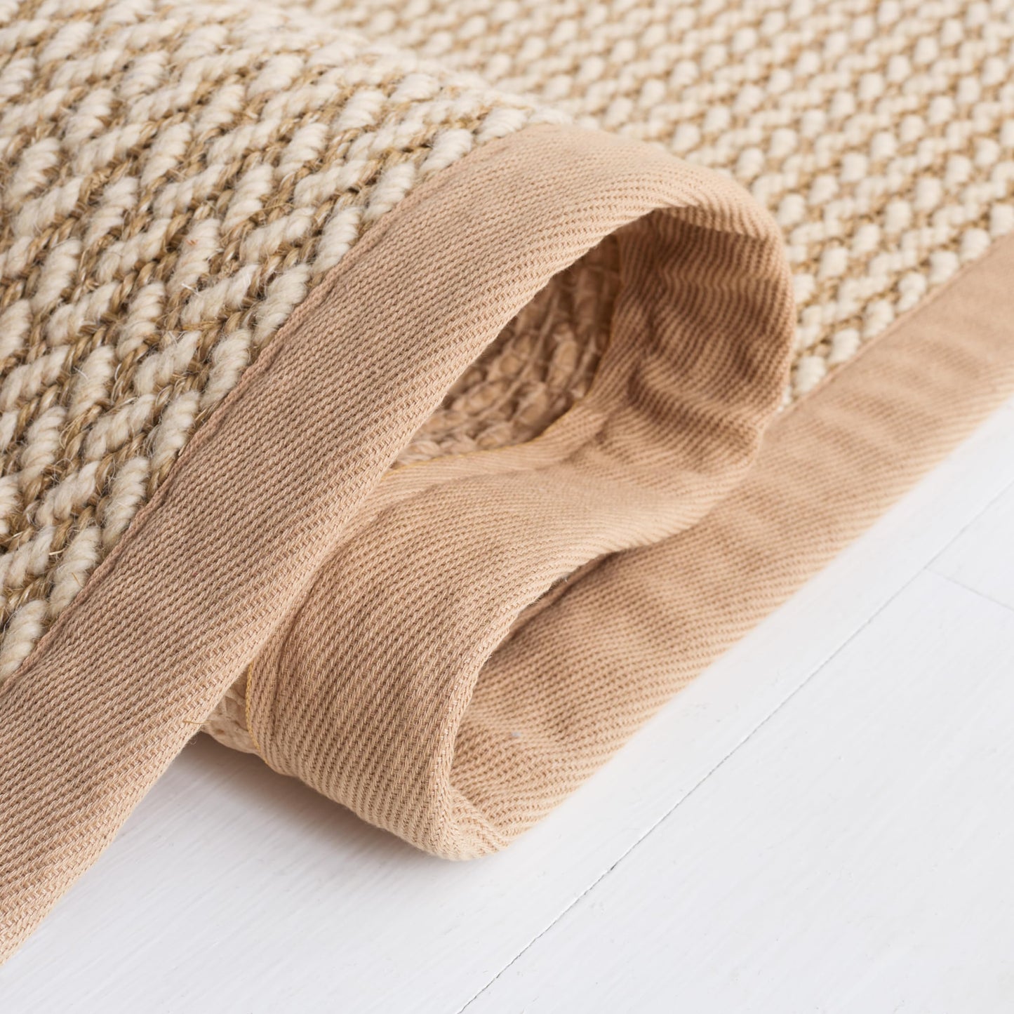 SAFAVIEH Area Rug 3x5 - Natural Fiber Collection - Beige, Sisal & Wool, Woven Design with Border (NF475B)