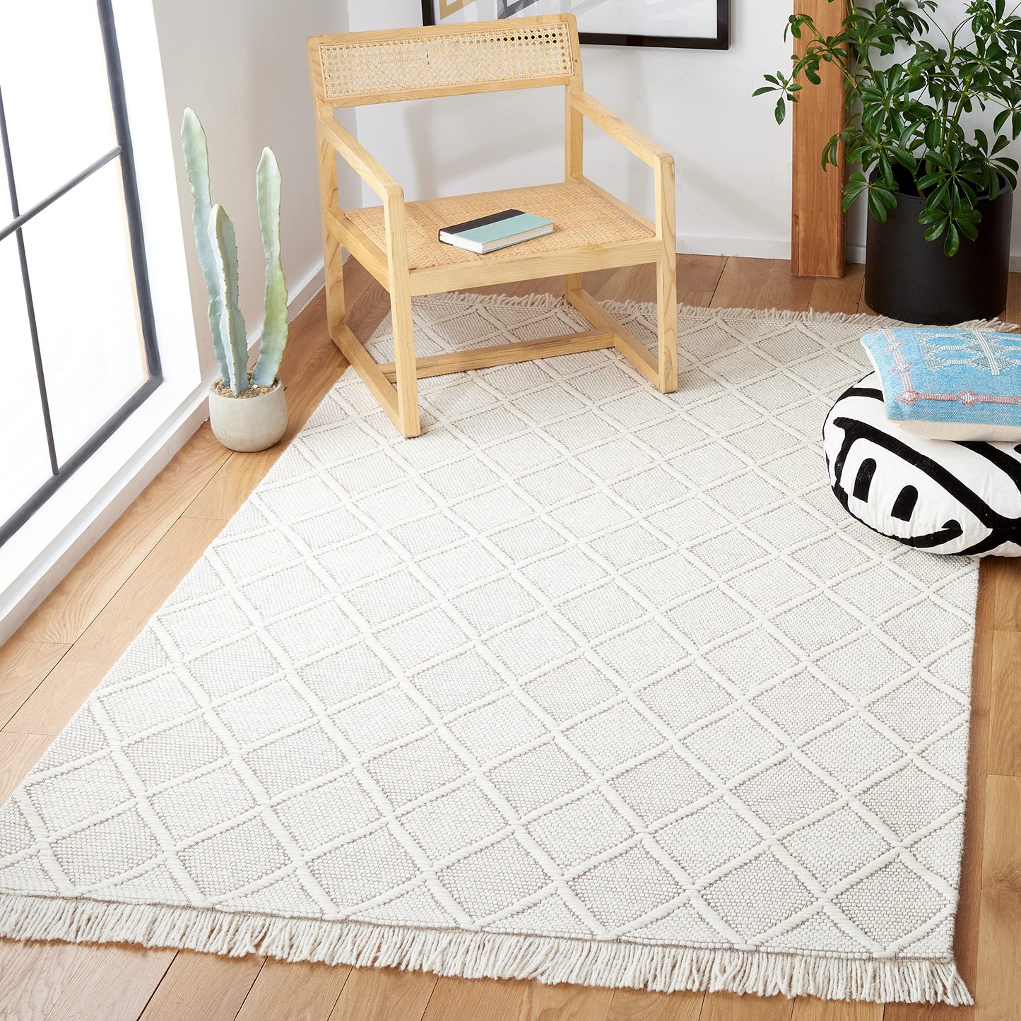 SAFAVIEH Natura Collection 8' x 10' Ivory / Brown NAT868T Handmade Fringe Wool Living Room Dining Bedroom Area Rug