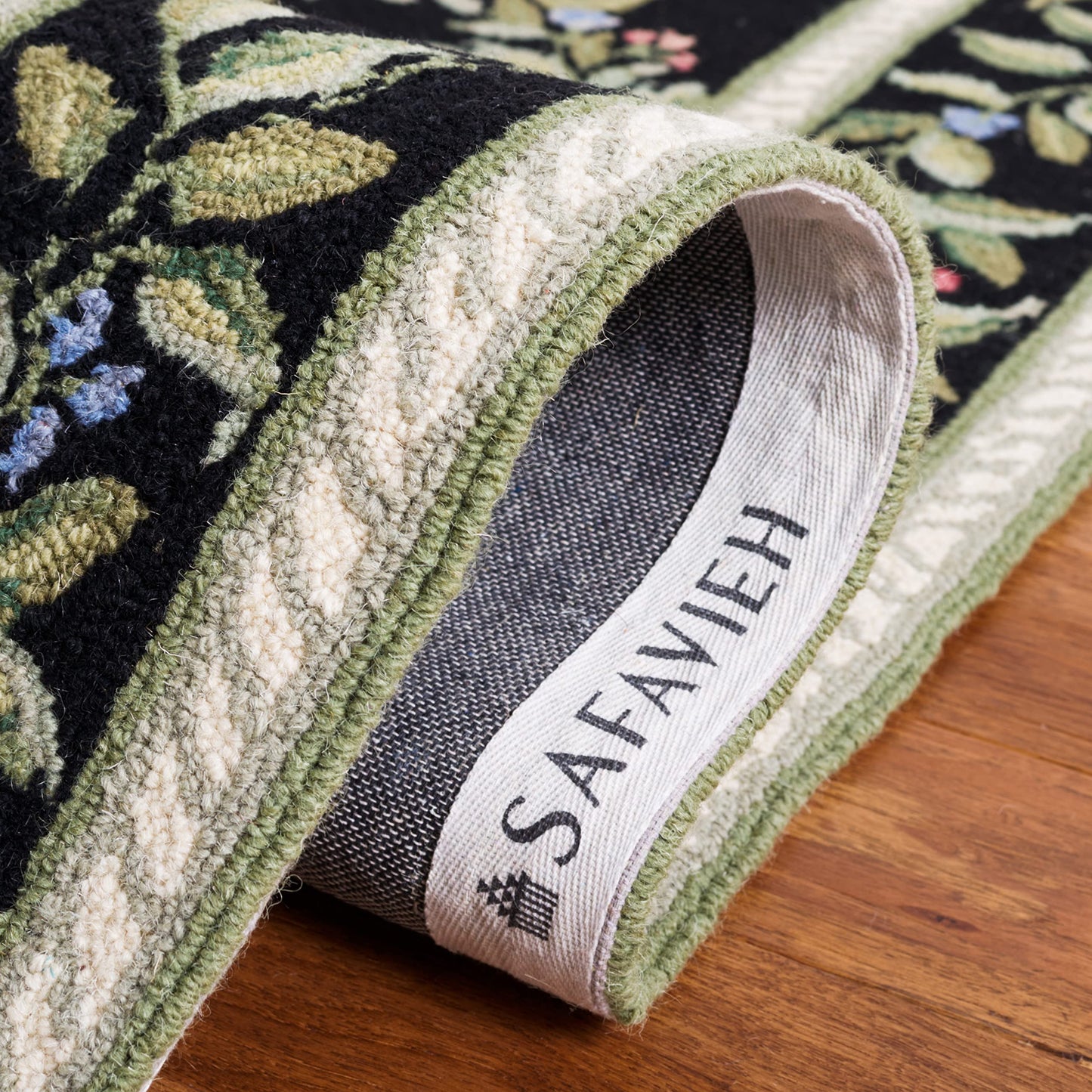 SAFAVIEH Chelsea Collection Runner Rug - 2'6" x 12', Black, Hand-Hooked French Country Wool, Ideal for High Traffic Areas in Living Room, Bedroom (HK60B)