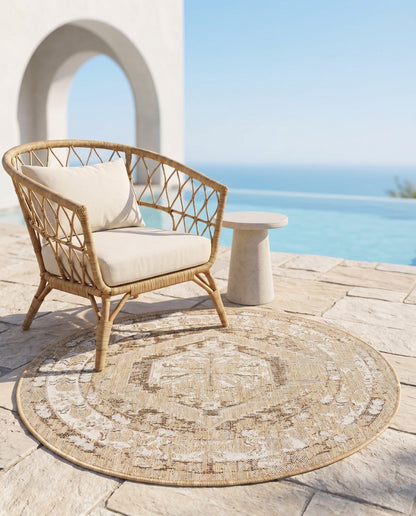 Rugs.com Outdoor Traditional Collection Rug – 4 Ft Round Natural Flatweave-Pile Rug Perfect for Kitchens, Dining Rooms