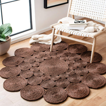SAFAVIEH Natural Fiber Round Collection 4' Round Brown NF363T Handmade Boho Charm Farmhouse Jute Area Rug