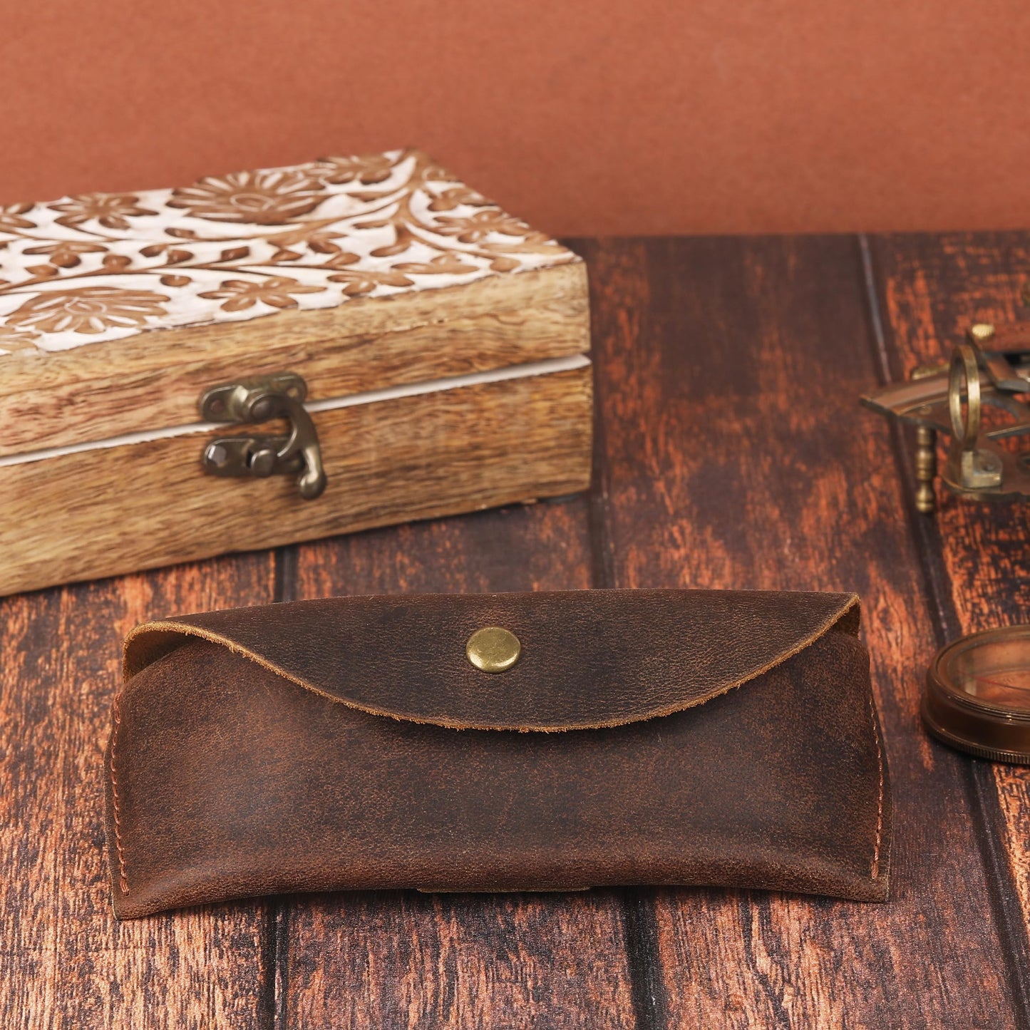 TheAntiq Brown Leather Sunglasses Case - Vintage Eyeglass Holder with Belt Loop, Handcrafted Eyeglasses Case, Slim & Flexible Sunglasses Holder - Leather Sunglass Eyeglass Cases for Men & Women