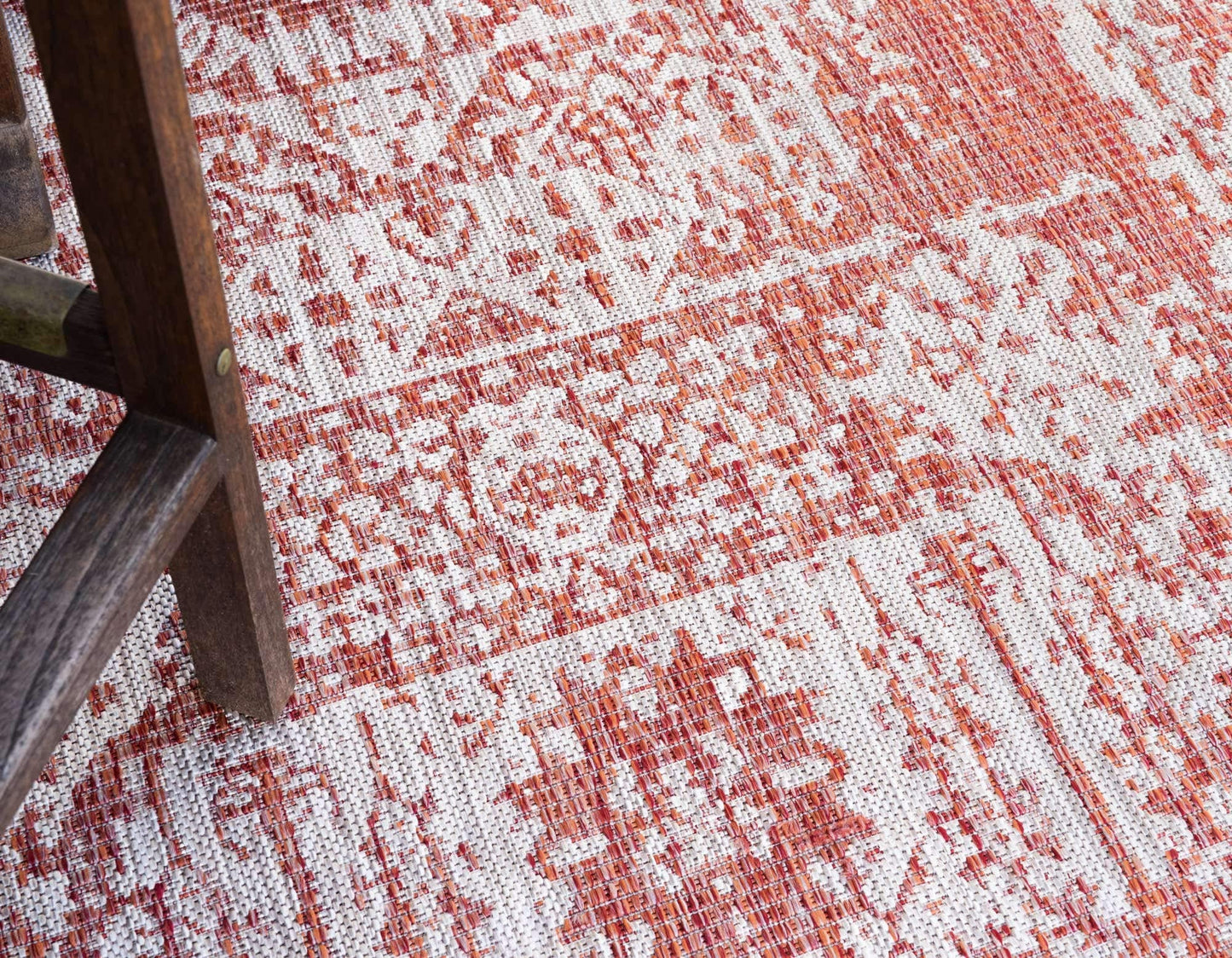 Unique Loom Outdoor Traditional Collection Area Rug - Timeworn (2' x 6' 1" Runner, Rust Red/ Gray)