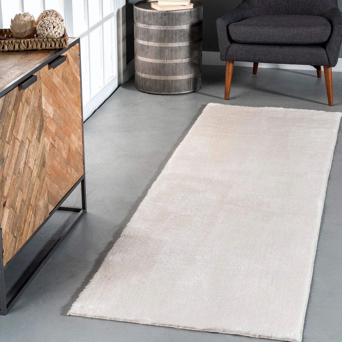 nuLOOM 2' x 6' Cozy Plush Area Rug, Machine Washable, Non-Slip, Soft Fluffy Shag Carpet for Living Room Bedroom Kids Room Nursery Home Decor, Loni White