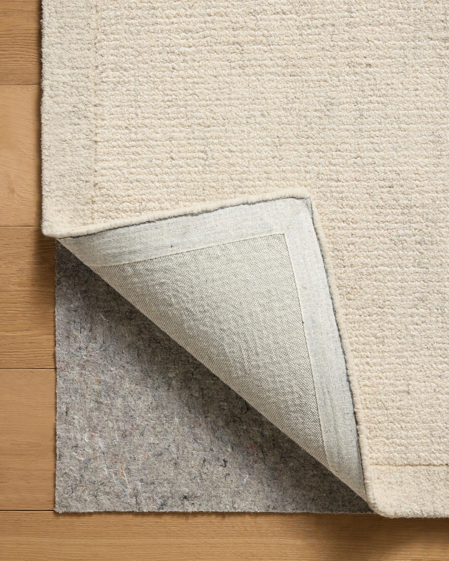 Loloi Magnolia Home by Joanna Gaines Henley Collection HNY-01 Ivory/Smoke 2'-6" x 9'-6" Runner Rug
