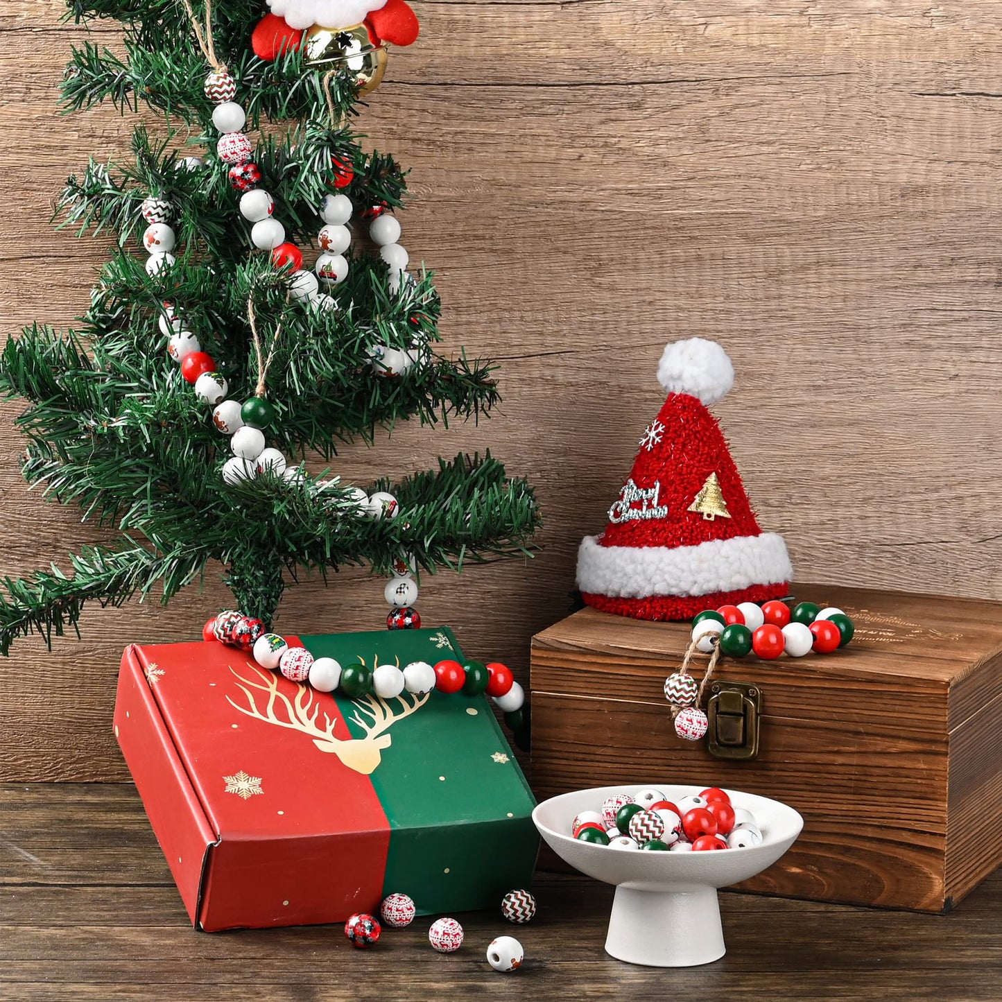 150 Pieces Christmas Wooden Beads Xmas Decorations DIY Craft Wood Bead Snowman gnome Gingerbread Candy Deer Spacer Bubblegum Beads Bulk for Tree Hanging Garland Jewelry Making Home Decor