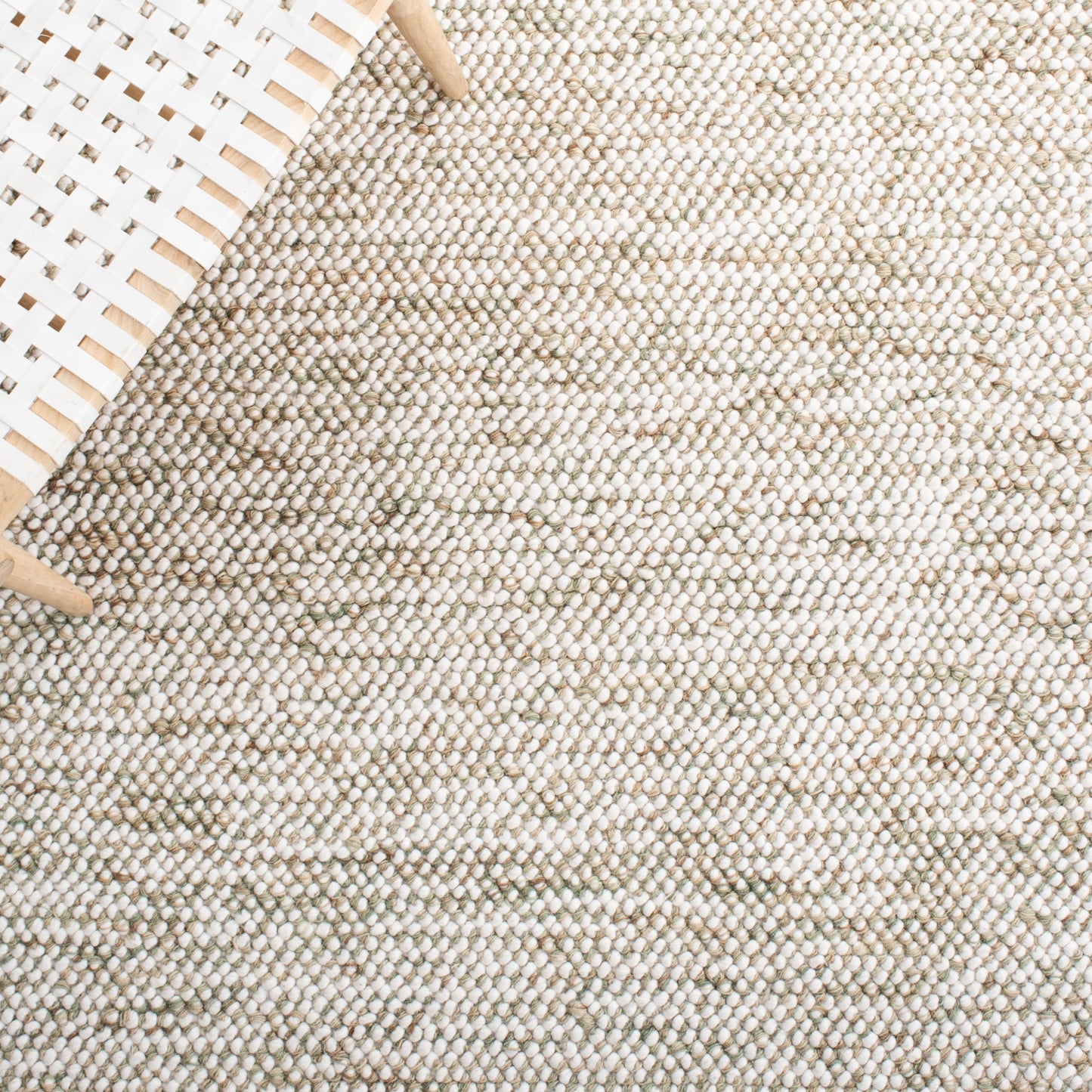 SAFAVIEH Natura Collection Area Rug - 5' x 8', Sage & Ivory, Handmade Wool, Ideal for High Traffic Areas in Living Room, Bedroom (NAT182W)