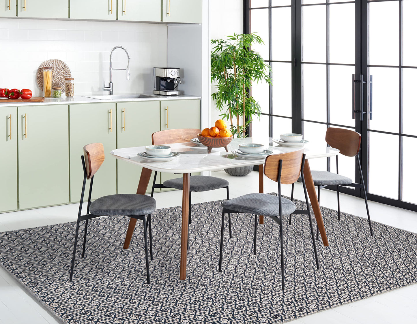 SAFAVIEH Montauk Collection Accent Rug - 4' x 6', Ivory & Navy, Handmade Flat Weave Boho Farmhouse Cotton, Ideal for High Traffic Areas in Entryway, Living Room, Bedroom (MTK333B)