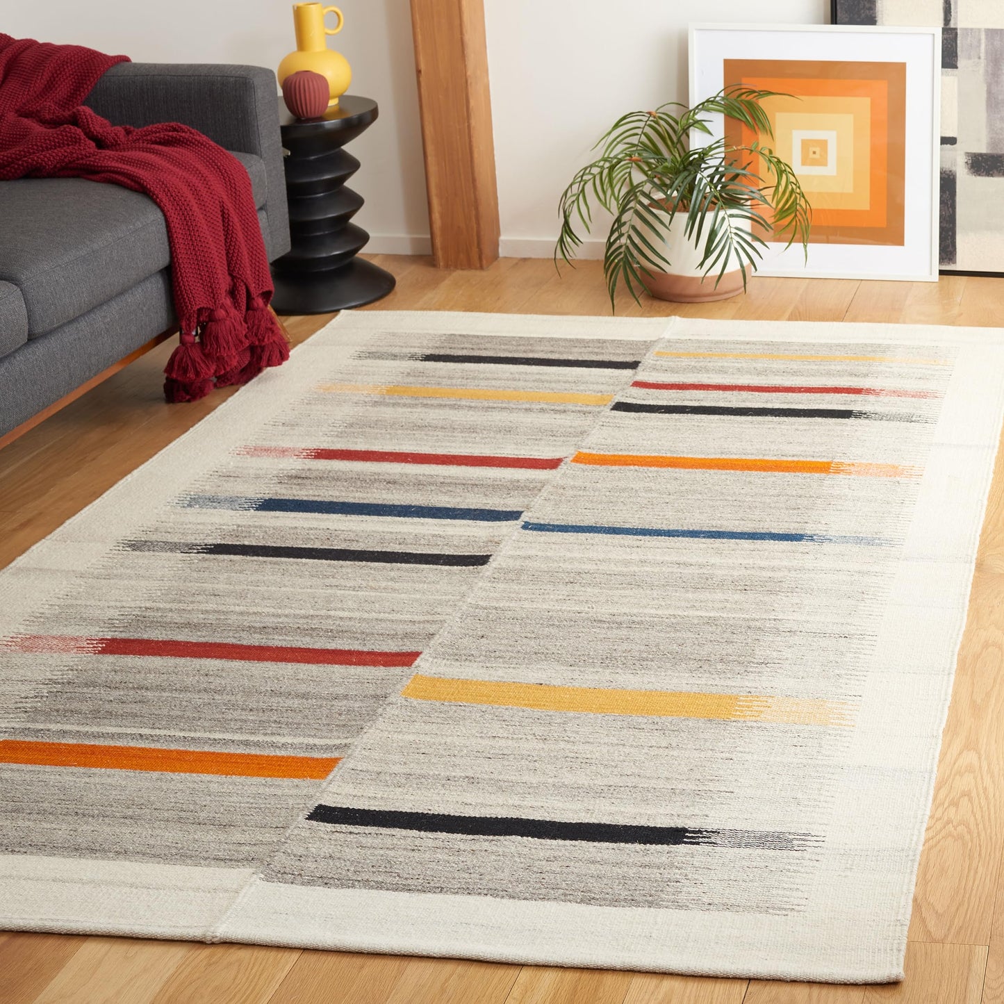 SAFAVIEH Kilim Collection Area Rug - 5' x 8', Ivory & Grey, Handmade Flatweave Wool, Boho Southwestern Design, Ideal for Living Room, Bedroom, Dining Room (KLM976F-5)