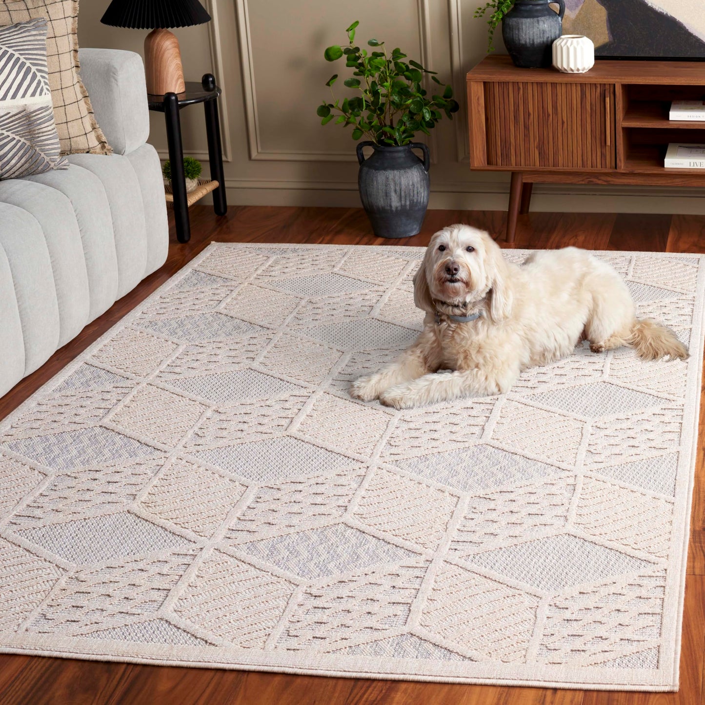 SAFAVIEH Washable Rug Outdoor Milos Collection - 5' x 7'6", Ivory, Non-Shedding & Easy to Clean, Ideal for Patio, Backyard, Mudroom (MLO114A)