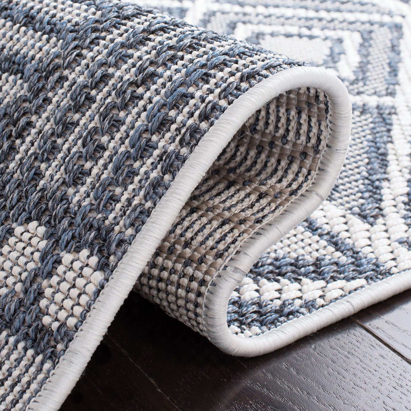 SAFAVIEH Washable Rug Outdoor Bermuda Collection - 9' x 12', Navy & Cream, Non-Shedding & Easy to Clean, Ideal for Patio, Backyard, Mudroom (BMU818N)