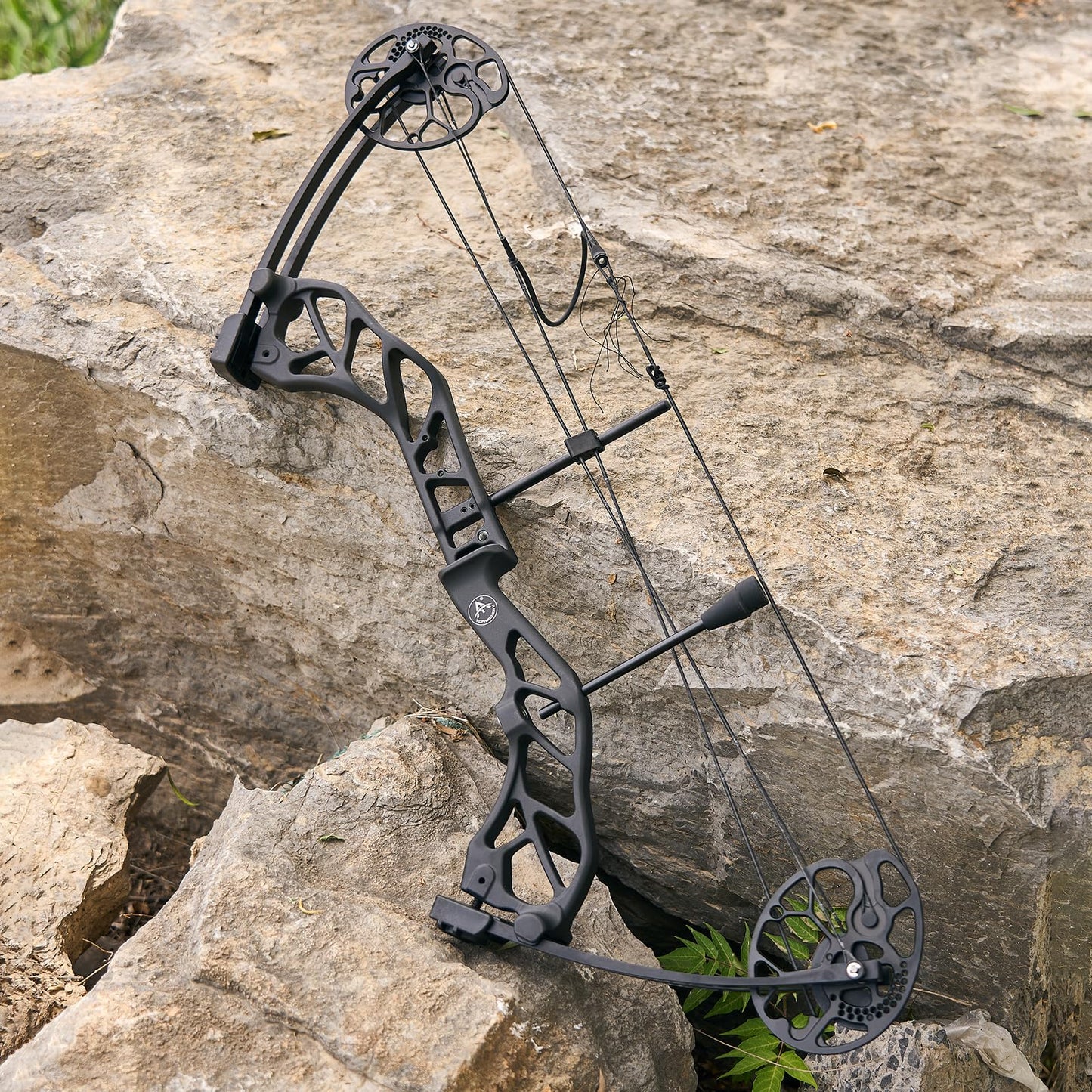 TOPARCHERY Compound Bow for Hunting Adults Archery Set - Aluminum Alloy Bow Handle, IBO Arrow Speed 320fps, Pull Distance: 19-30", 0.5 Adjustable