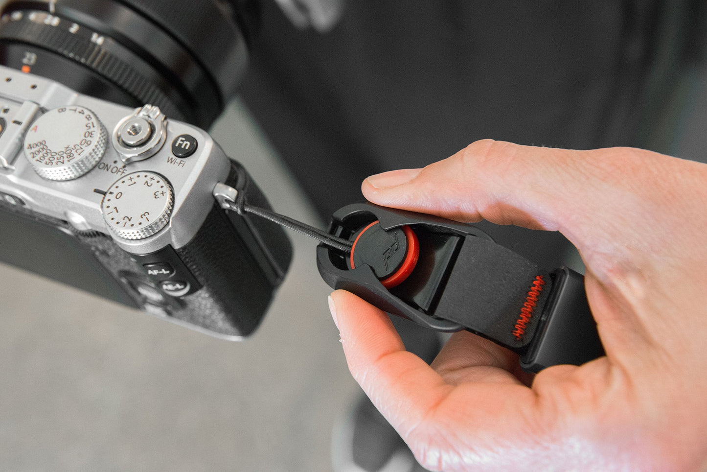 Peak Design Cuff Camera Wrist Strap, Black, Compatible with DSLR, Compact and Point-and-Shoot Cameras, Low Profile, Quick Release and Connection, 200 lb Capacity, Camera Straps for Photographers