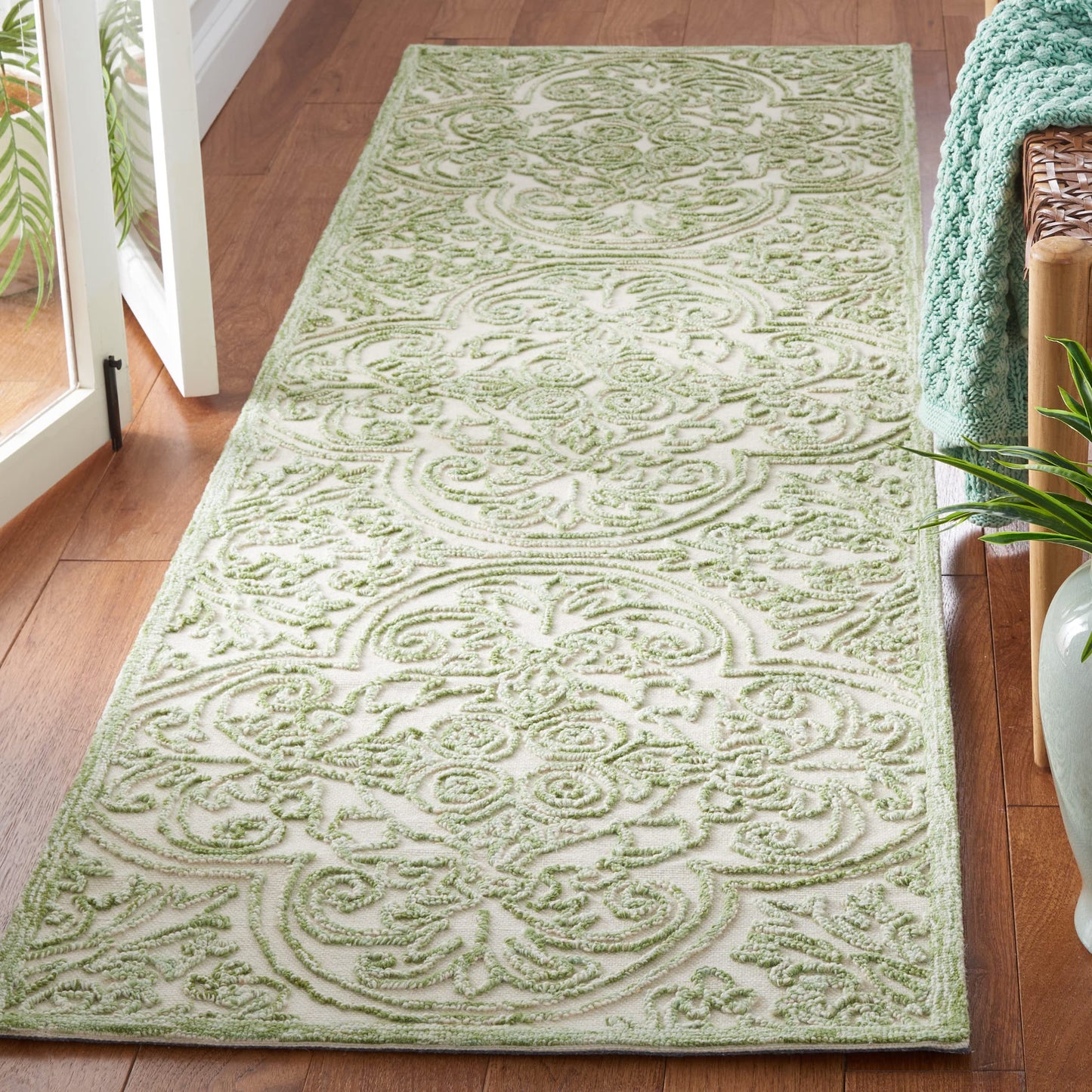 SAFAVIEH Trace Collection Runner Rug - 2'3" x 8', Ivory & Green, Handmade Wool, Ideal for High Traffic Areas in Living Room, Bedroom (TRC101Y)