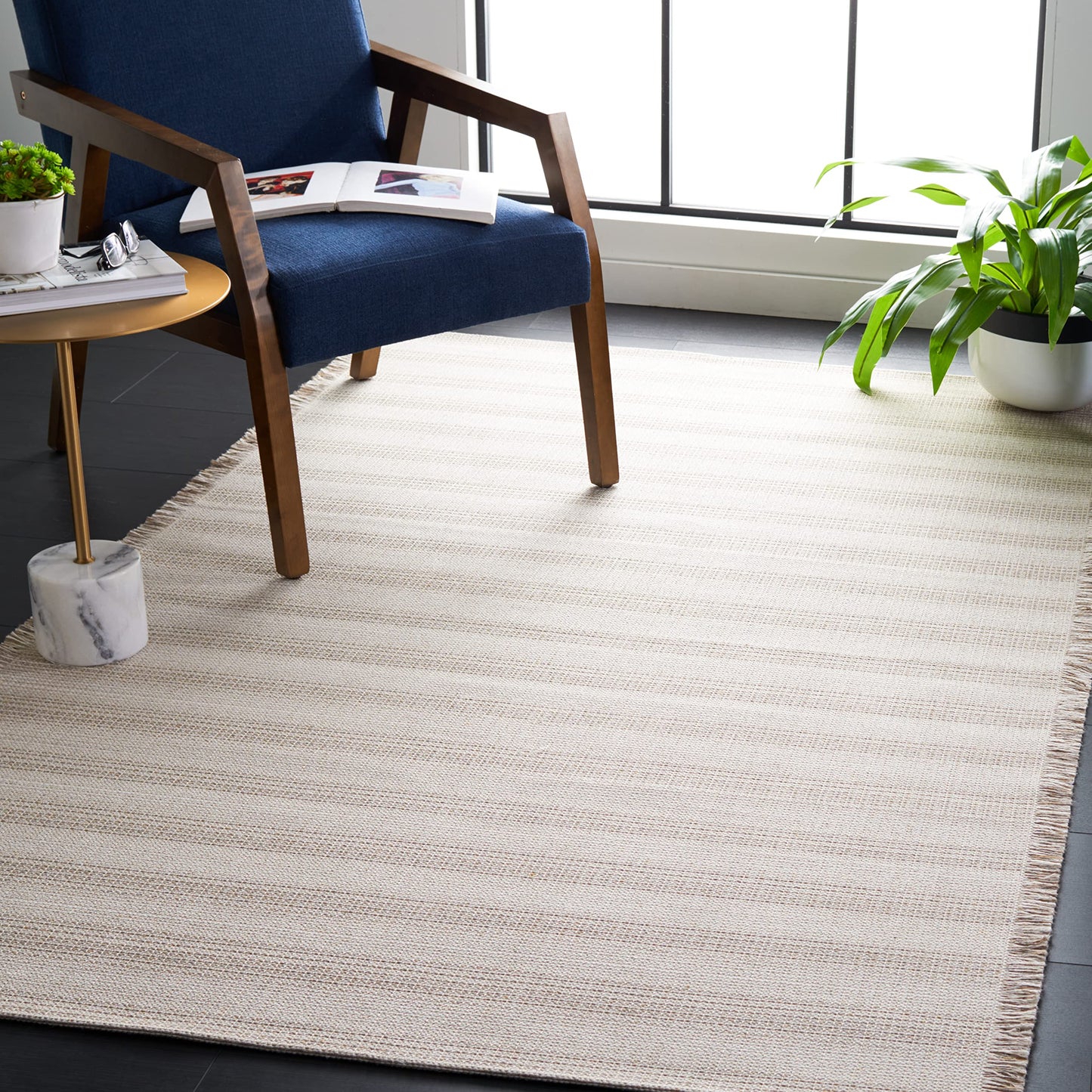 SAFAVIEH Augustine Collection Area Rug - 5' x 7'7", Ivory & Taupe, Cotton Stripe Fringe Design, Non-Shedding & Easy Care, Ideal for High Traffic Areas in Living Room, Bedroom (AGT501E)
