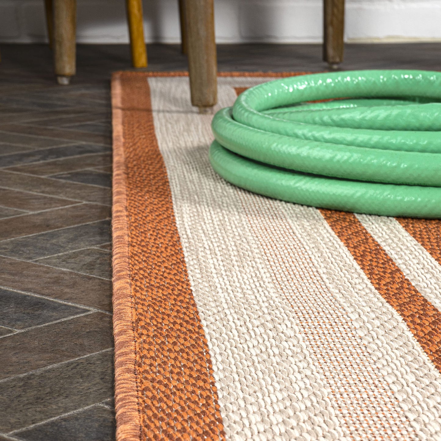 JONATHAN Y Border Stripe Indoor Outdoor Runner Rug 2X8 Orange/Cream, James Modern for Backyard, Patio, Porch, Easy-Cleaning, High Traffic, Pet-Friendly, Non-Shedding (SMB201D-28)