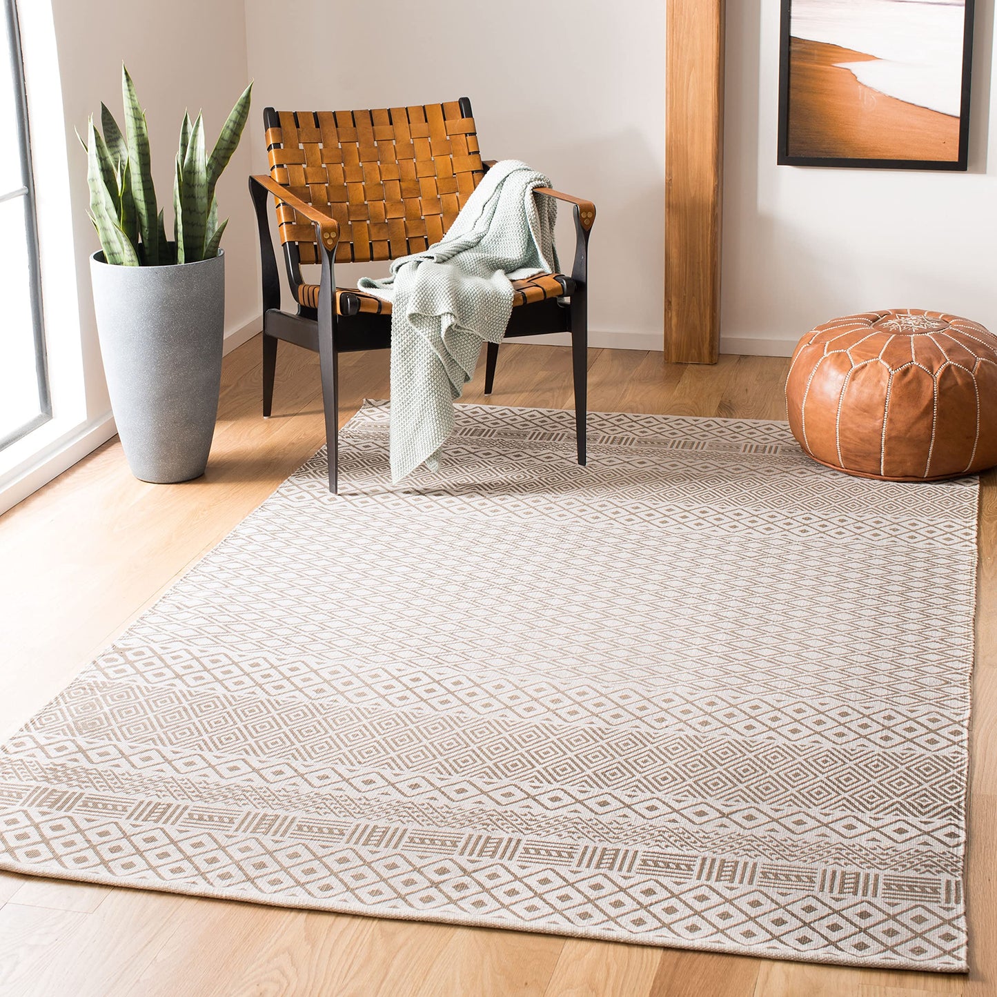 SAFAVIEH Cedar Brook Collection Accent Rug - 4' x 6', Grey & Ivory, Handmade Cotton, Ideal for High Traffic Areas in Entryway, Living Room, Bedroom (CDR801F)