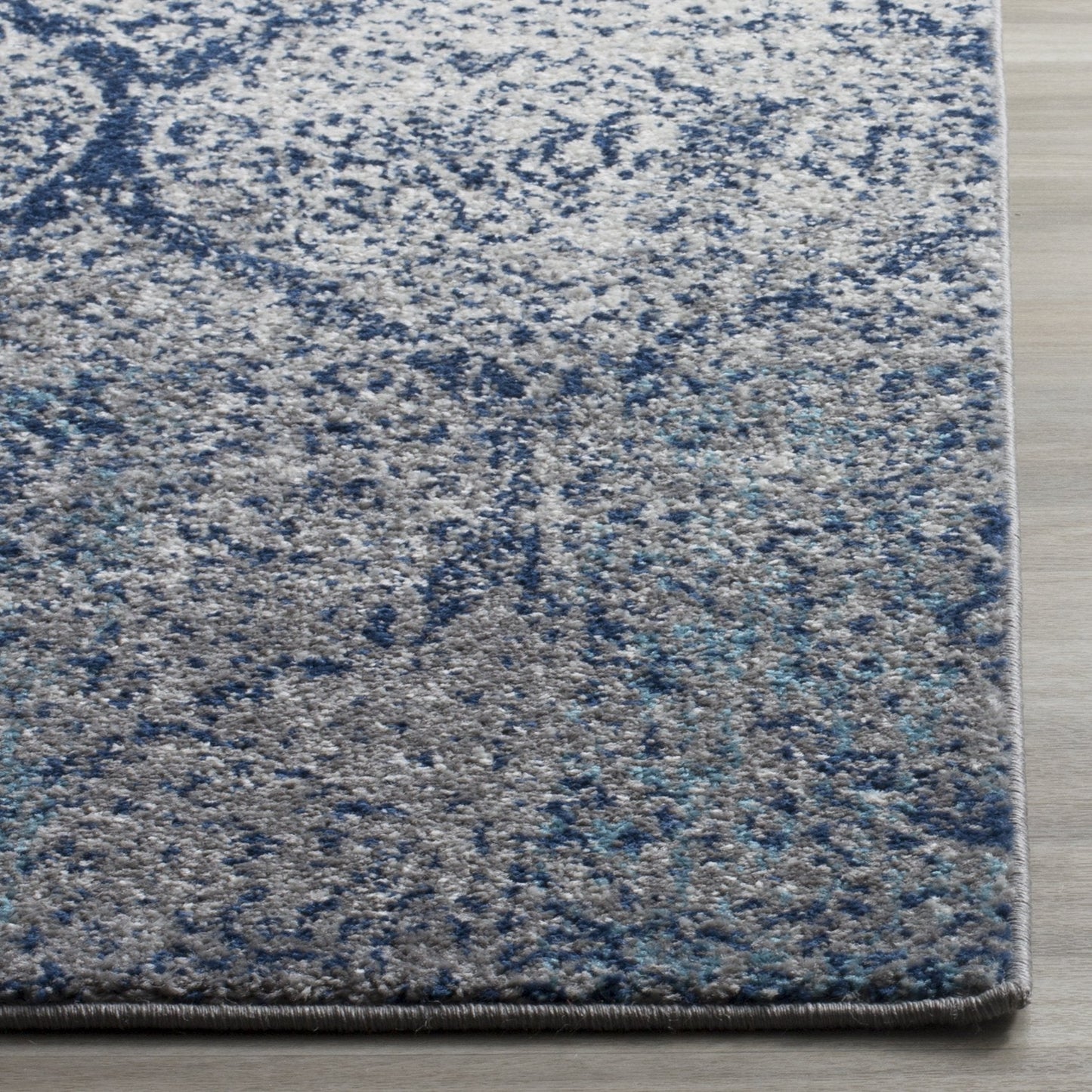 SAFAVIEH Madison Collection Area Rug - 4' Square, Navy & Silver, Glam Ogee Trellis Distressed Design, Non-Shedding & Easy Care, Ideal for High Traffic Areas in Living Room, Bedroom (MAD604G)
