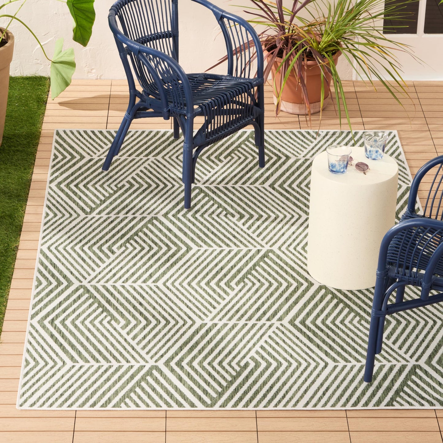 Nicole Miller New York Patio Country Ombre Geo Indoor Outdoor Area Rug, UV Fade Resistant, Low Pile, Green/Cream, 3'11"x5'2"