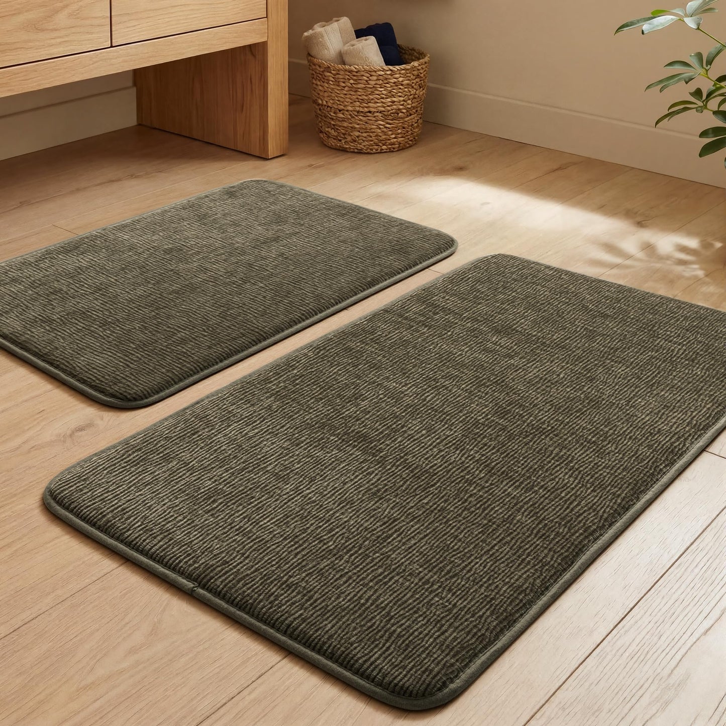YIHOUSE Bathroom Rug Set 2 Piece, Memory Foam Green Bath Mat Set Non-Slip Quick Dry Bath Mats for Bathrooom