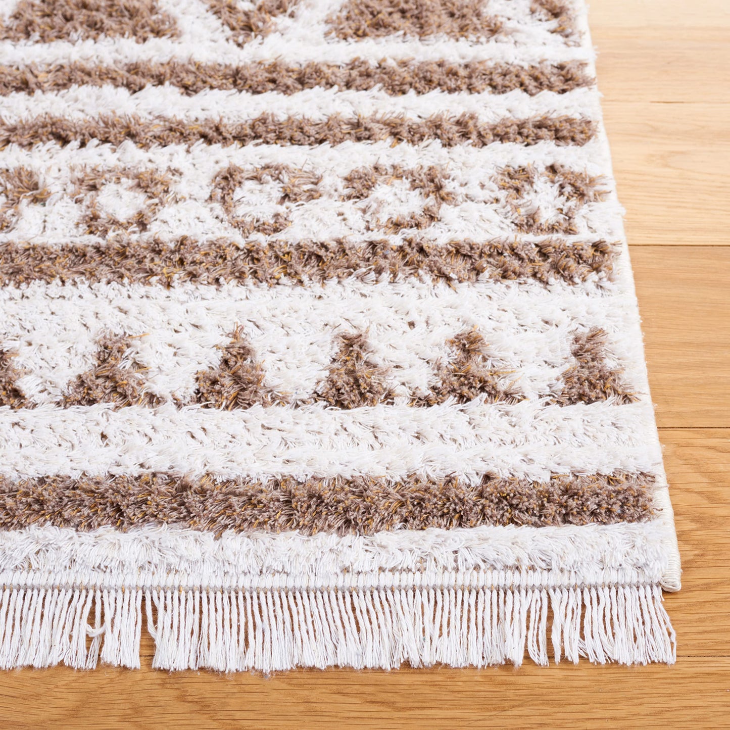 SAFAVIEH Area Rug 8x10 - Augustine Collection - Large - Taupe & Ivory, Cotton Moroccan Boho Tribal Fringe Design, Easy Cleaning, Ideal for Living Room, Bedroom, Office, Dining Space (AGT849E)