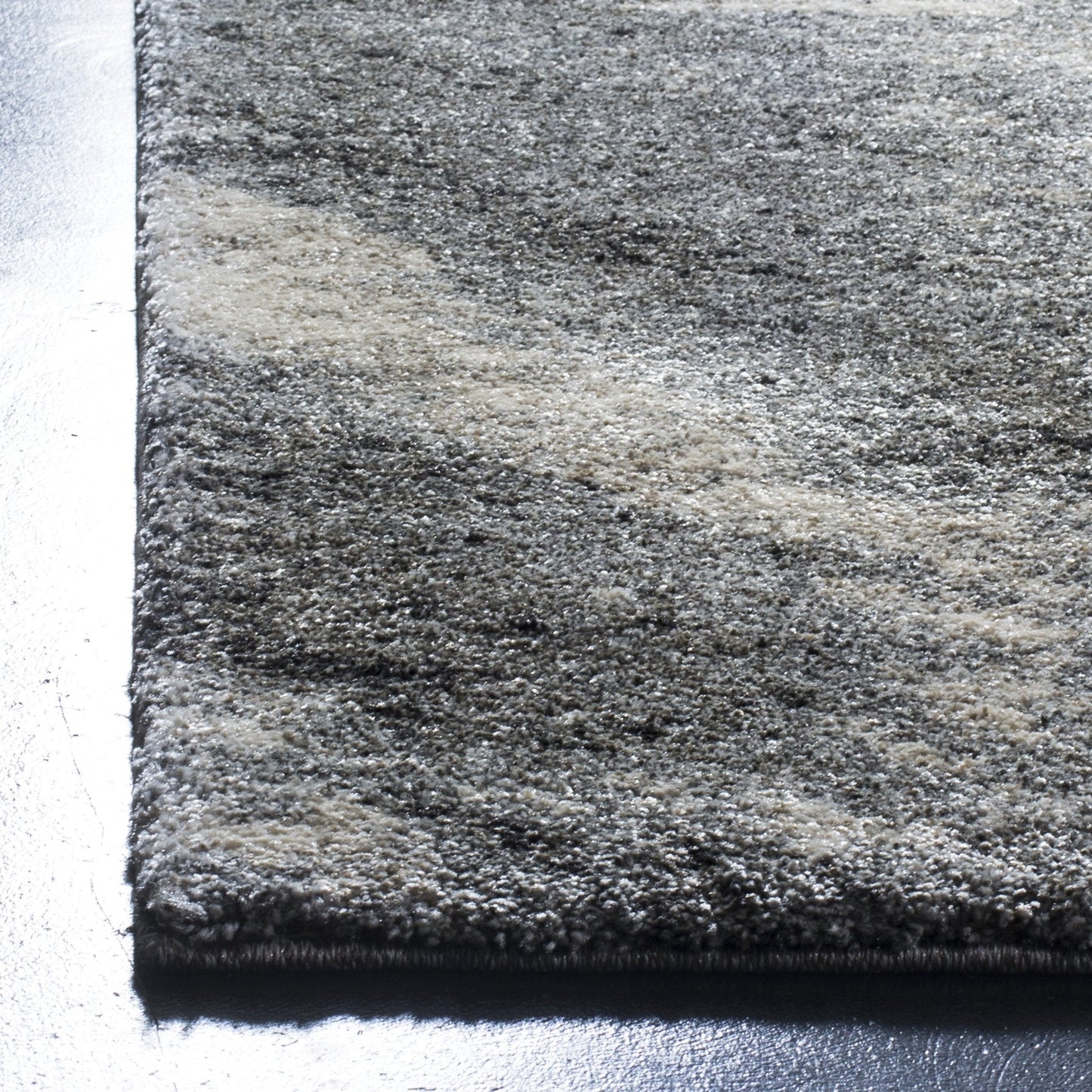 SAFAVIEH Retro Collection Area Rug - 5'3" x 8', Grey & Ivory, Modern Abstract Design, Non-Shedding & Easy Care, Ideal for High Traffic Areas in Living Room, Bedroom (RET2891-8012)