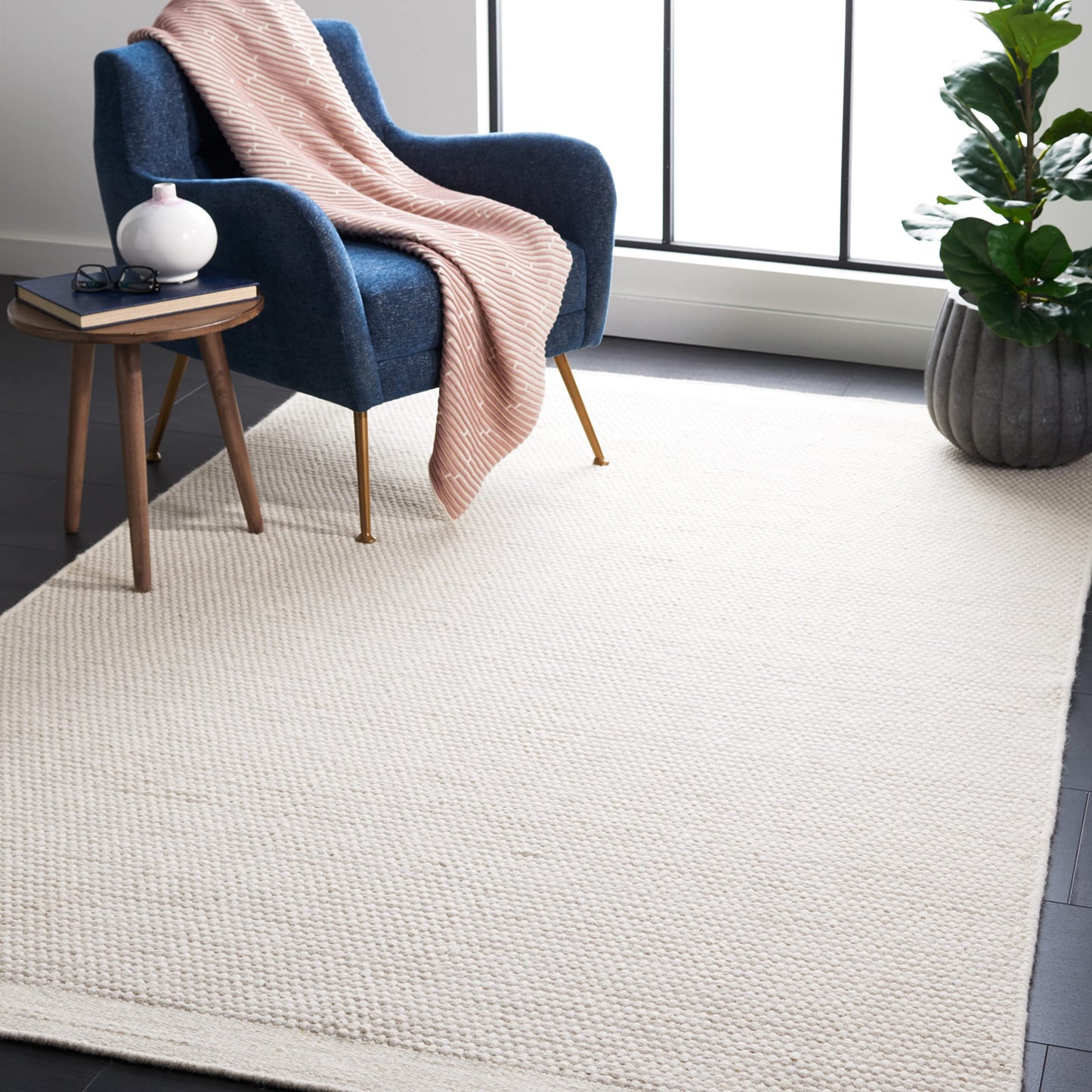 SAFAVIEH Vermont Collection Area Rug - 7' Square, Ivory, Handmade Wool, Ideal for High Traffic Areas in Living Room, Bedroom, Dining (VRM807A-7SQ)