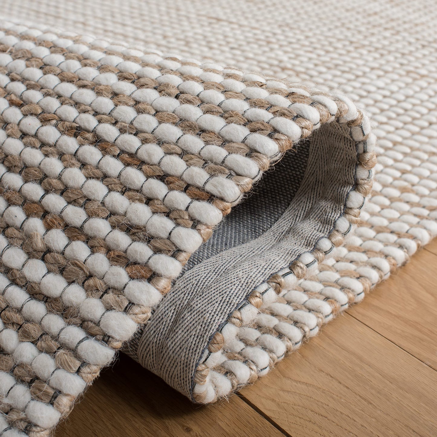 SAFAVIEH Natural Fiber Collection Area Rug - 4' Square, Natural & Ivory, Handmade Farmhouse Jute & Wool, Ideal for High Traffic Areas in Living Room, Bedroom (NFB553A)