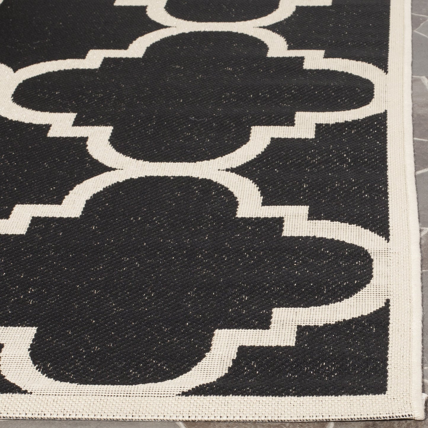 SAFAVIEH Washable Rug Outdoor Courtyard Collection - 2'7" x 5', Black & Beige, Non-Shedding & Easy Cleaning, Ideal for Patio, Backyard, Mudroom (CY6243-266)