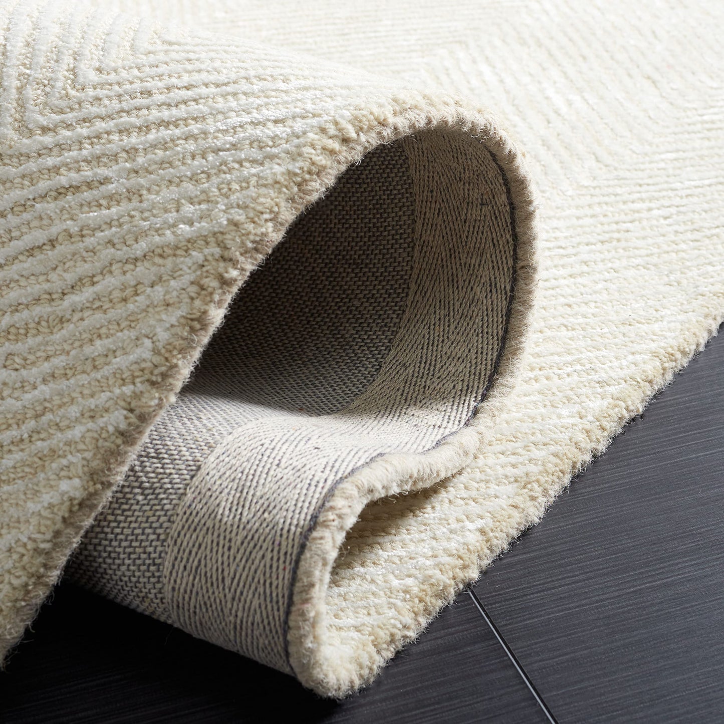 SAFAVIEH Soho Collection Area Rug - 9' x 12', Ivory & Beige, Handmade Chevron Viscose & Wool, Ideal for High Traffic Areas in Living Room, Bedroom (SOH175A)