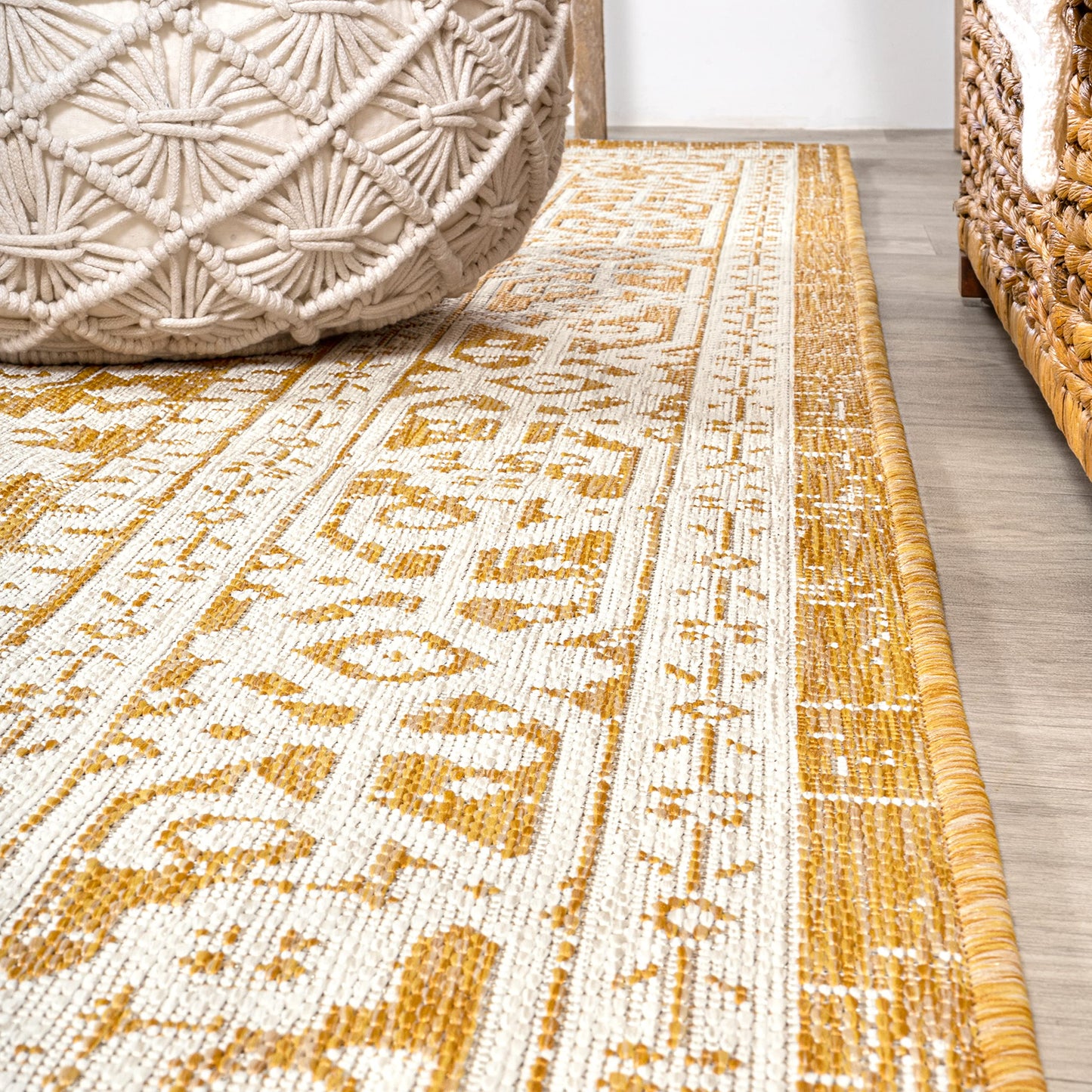 JONATHAN Y Medallion Weave Indoor Outdoor Runner Rug 2X10 Yellow/Cream, Sinjuri Textured for Backyard, Patio, Porch, Easy-Cleaning, High Traffic, Pet-Friendly, Non-Shedding (SMB101I-210)