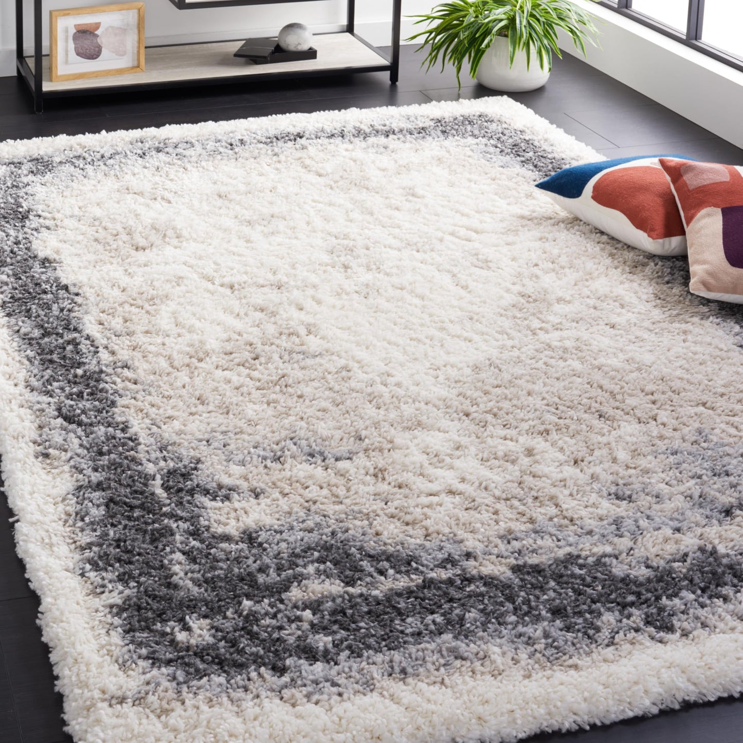 SAFAVIEH Fontana Shag Collection Accent Rug - 4' x 6', Ivory & Grey, Modern Design, Non-Shedding & Easy Care, 2-inch Thick Ideal for High Traffic Areas in Entryway, Living Room, Bedroom (FNT829A)
