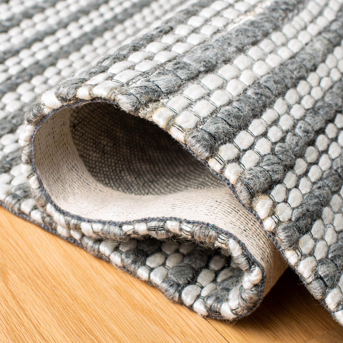 SAFAVIEH Marbella Collection Area Rug - 6' x 9', Charcoal & Ivory, Flat Weave Wool Design, Ideal for High Traffic Areas in Living Room, Bedroom (MRB392H)