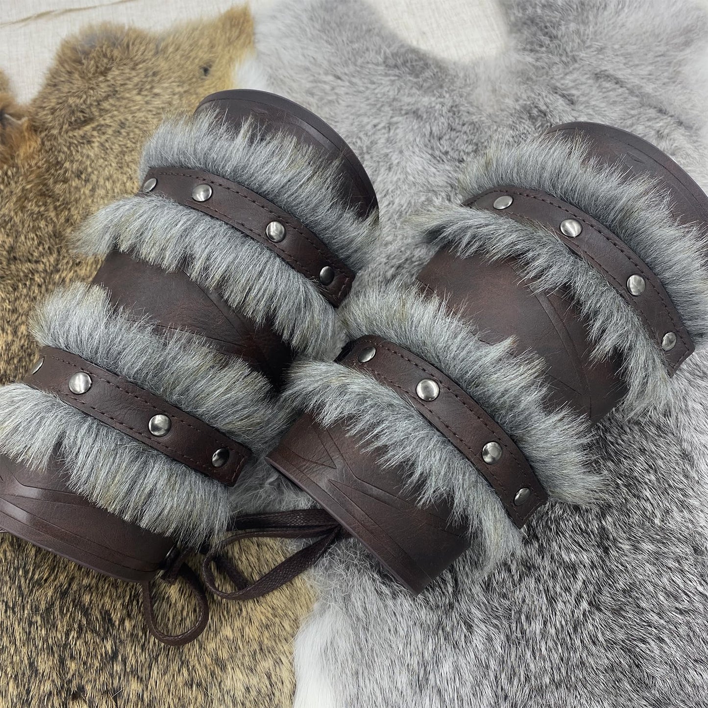 HiiFeuer Nordic Viking Barbarian Arm Guards, Medieval Artificial Fur Gauntlets, Vintage Faux Leather Bracers for LARP (Brown A)