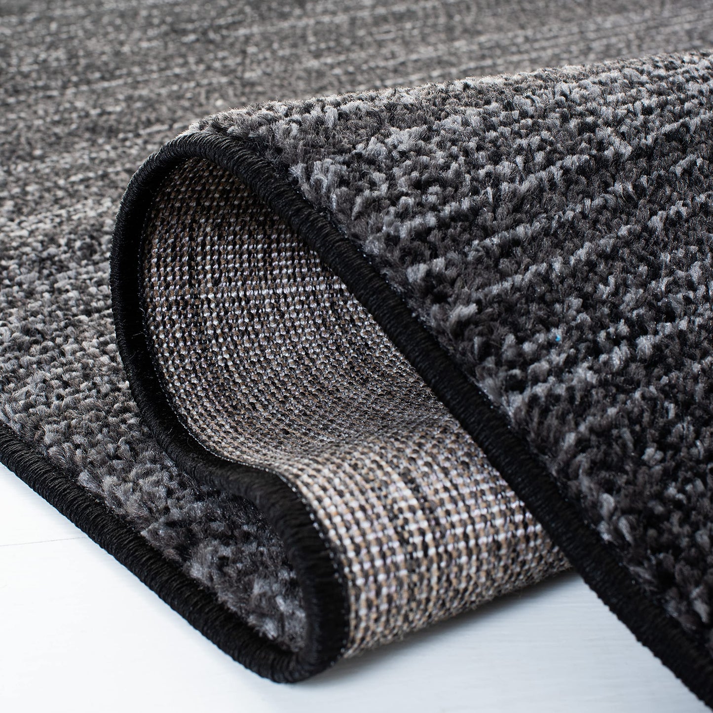 SAFAVIEH Adirondack Collection Accent Rug - 4' x 6', Black & Grey, Modern Design, Non-Shedding & Easy Care, Ideal for High Traffic Areas in Entryway, Living Room, Bedroom (ADR183F)