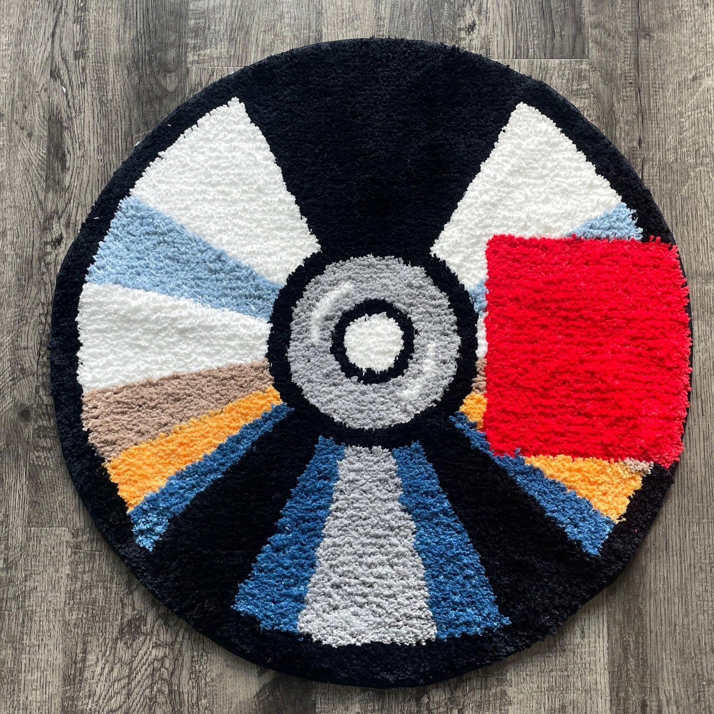 Luxape cd Rug - Hypebeast y2k Rug - Handmade Tufted Decor - Handmade & Premium- 28in (70cm) - Aesthetic Room Decor - Preppy bathmat - Designer Rugs Cd