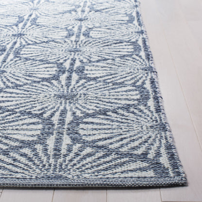 SAFAVIEH Montauk Collection Area Rug - 5' x 8', Navy & Ivory, Handmade Cotton, Ideal for High Traffic Areas in Living Room, Bedroom (MTK606C)