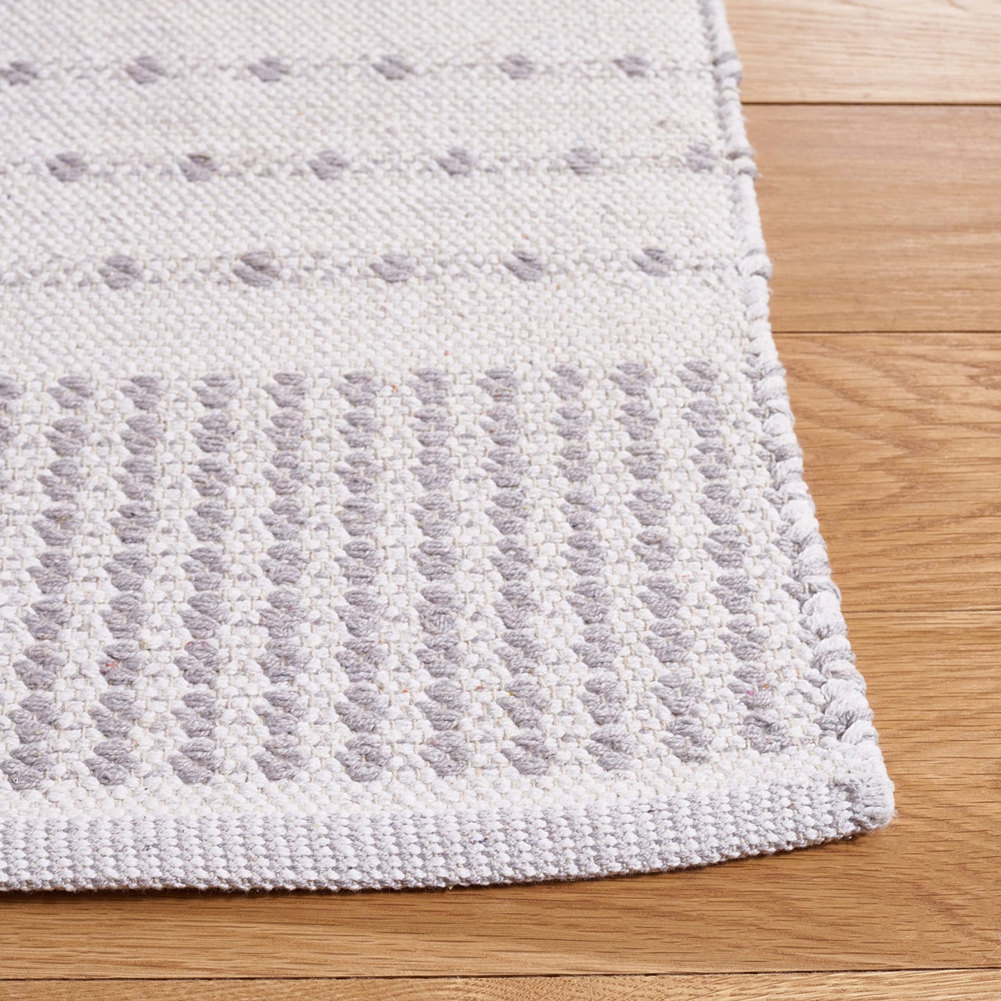 SAFAVIEH Montauk Collection Area Rug - 6' x 9', Light Grey & Ivory, Flat Weave Cotton Design, Easy Care, Ideal for High Traffic Areas in Living Room, Bedroom (MTK714G)