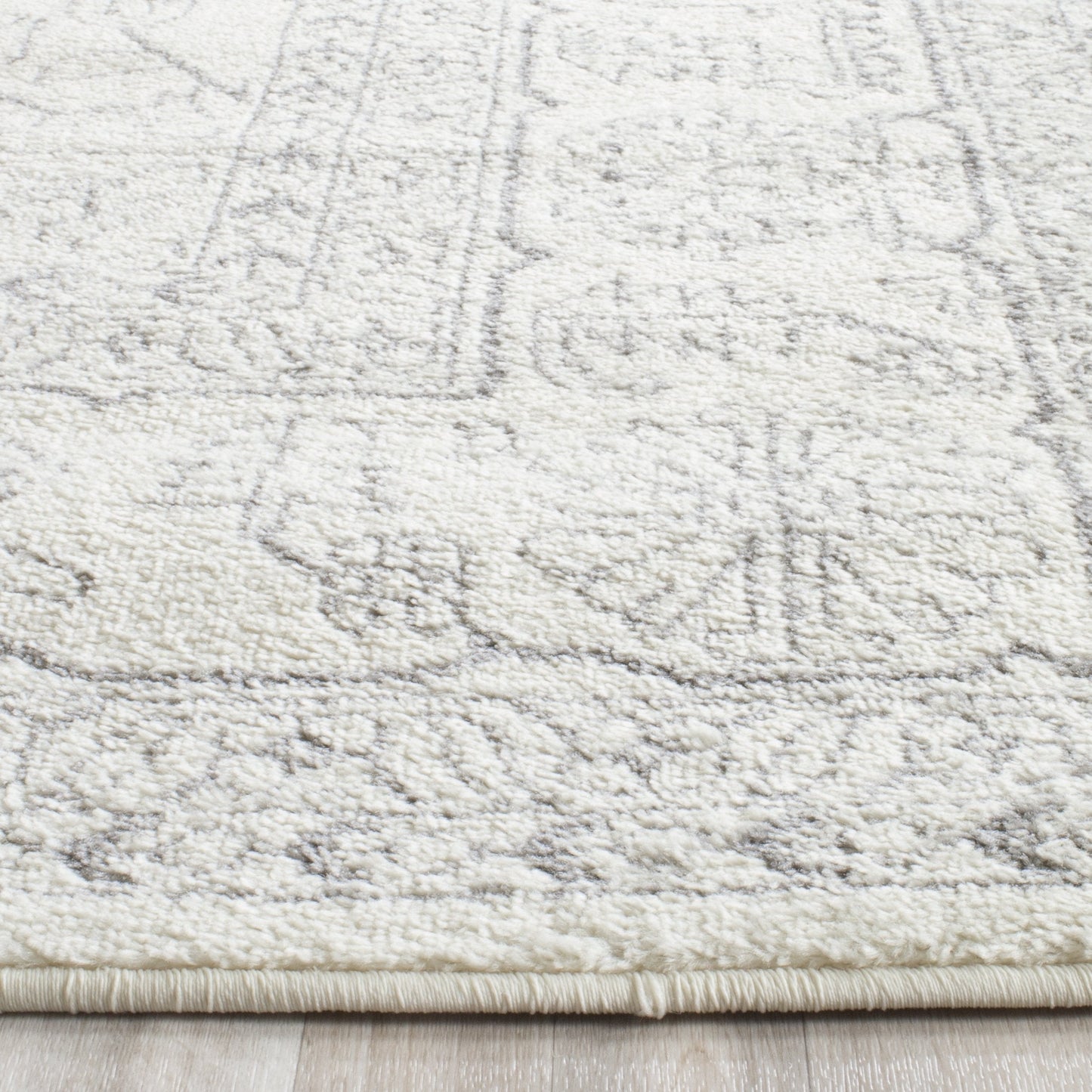 SAFAVIEH Area Rug 9x12 - Adirondack Collection - Large - Ivory & Silver, Oriental Medallion Design, Non-Shedding & Easy to Clean, Ideal for Living Room, Bedroom, Dining Space (ADR108B)